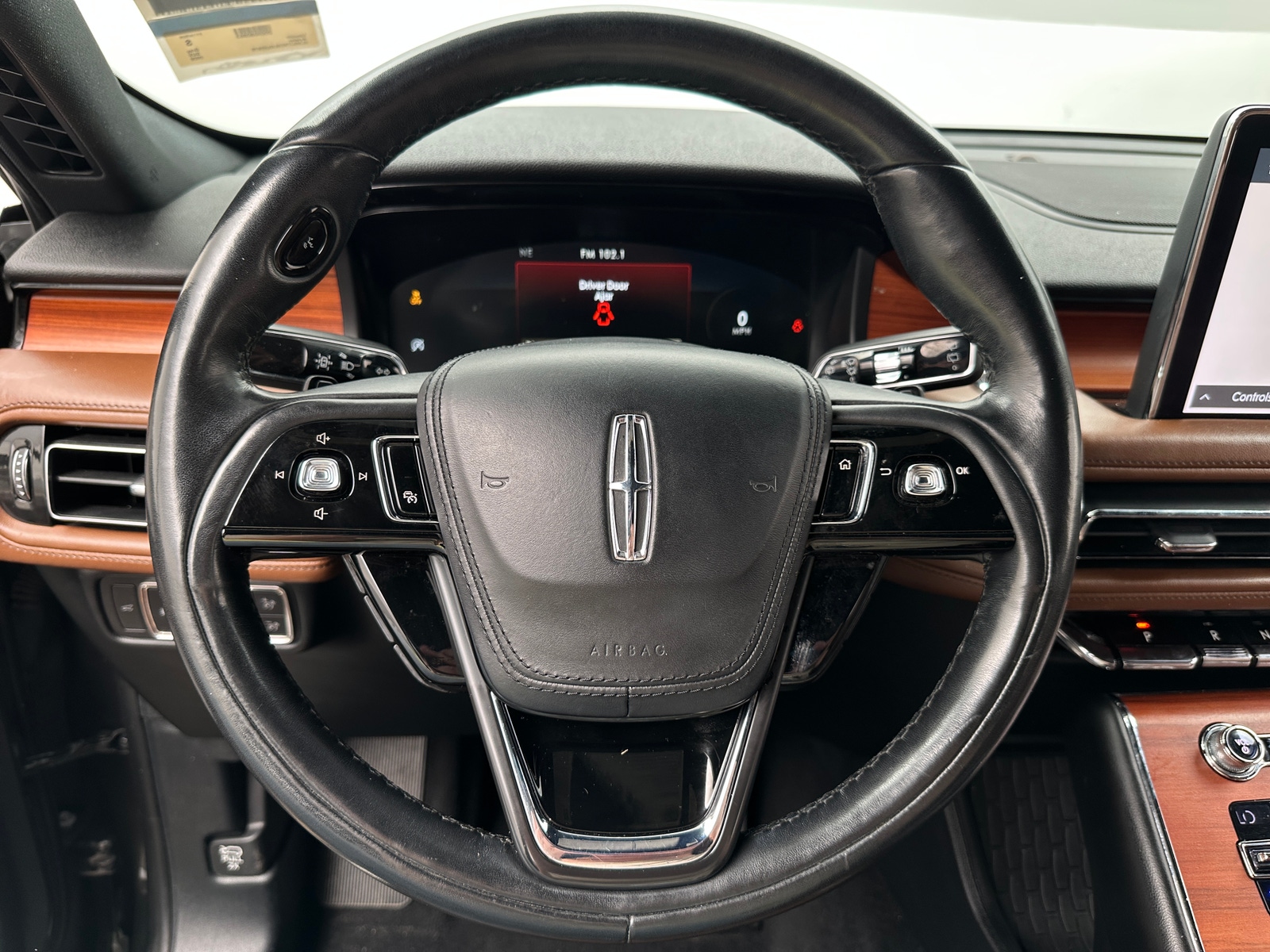 Thumbnail: 2020 Lincoln Aviator - 4