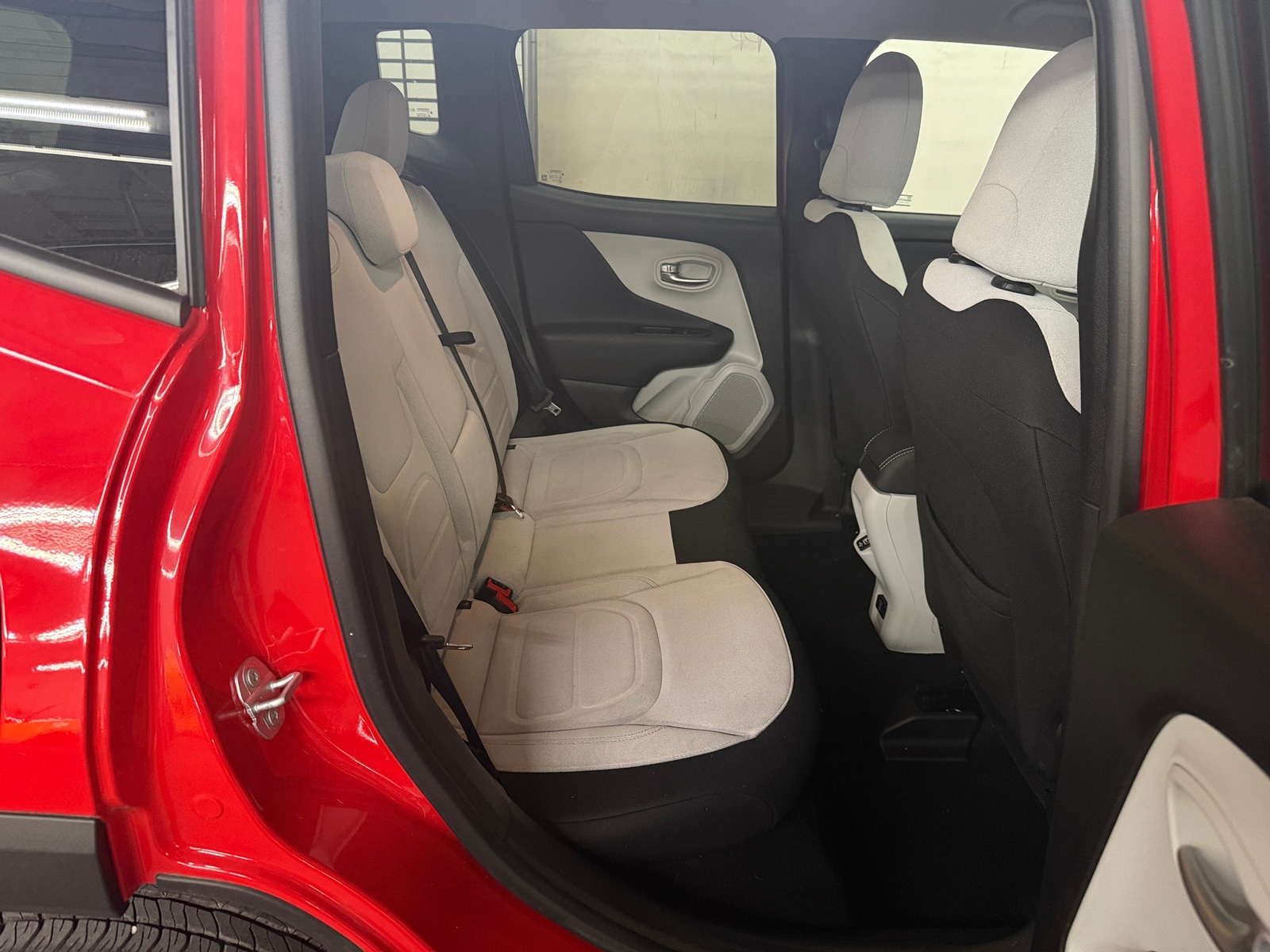 Thumbnail: 2022 Jeep Renegade - 6