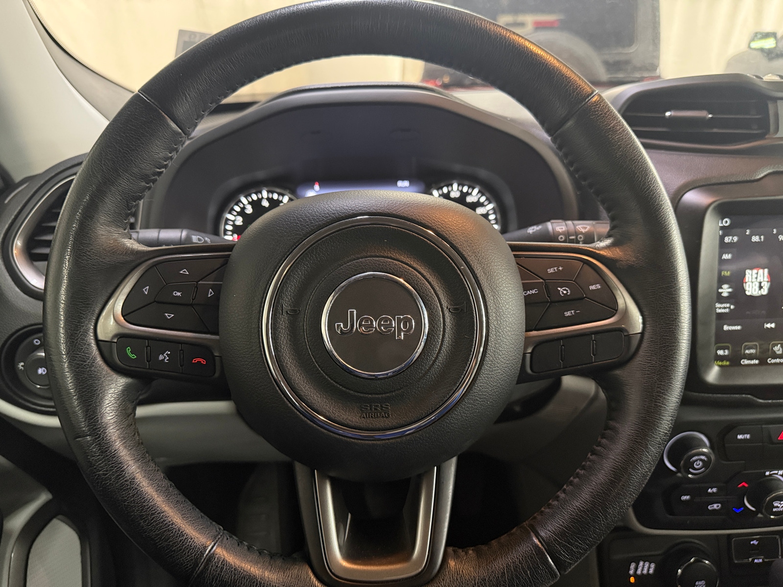 Thumbnail: 2022 Jeep Renegade - 5