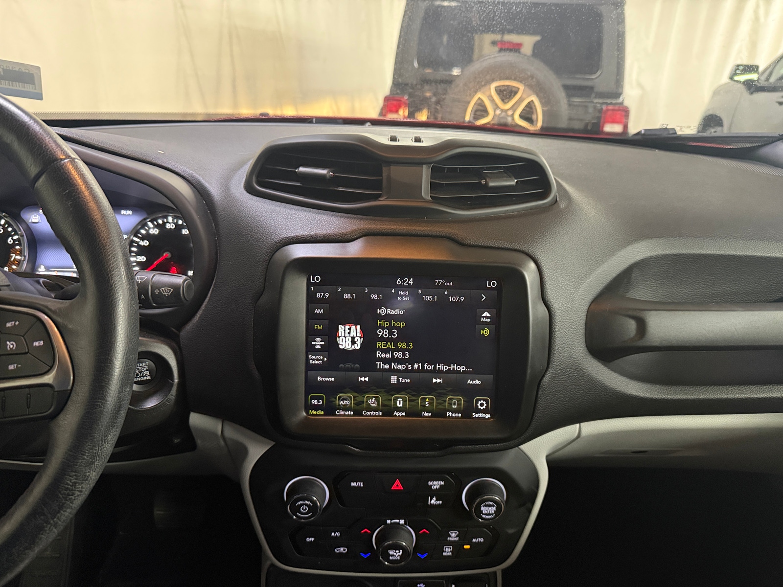 Thumbnail: 2022 Jeep Renegade - 4