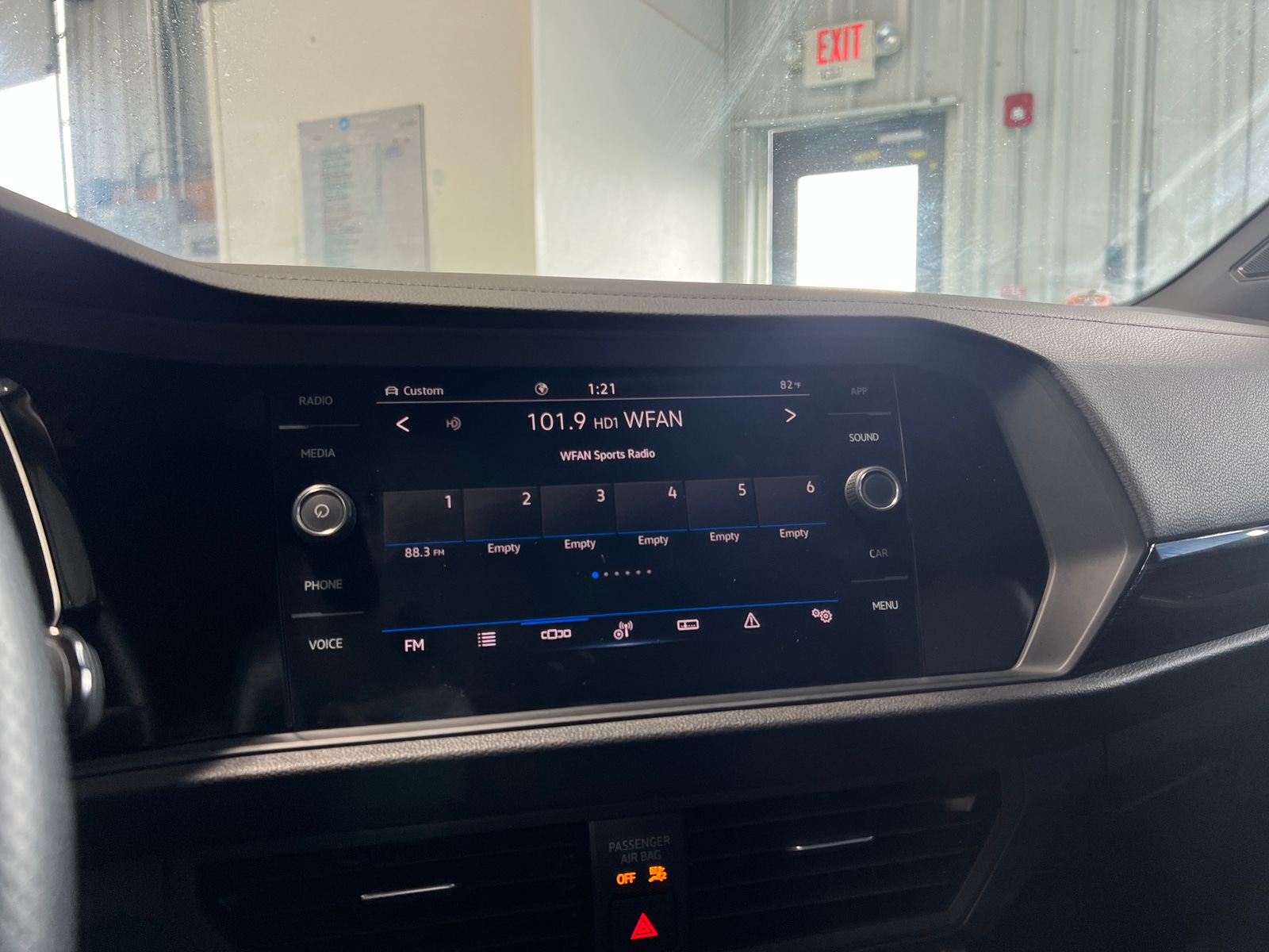 Thumbnail: 2023 Volkswagen Jetta - 3