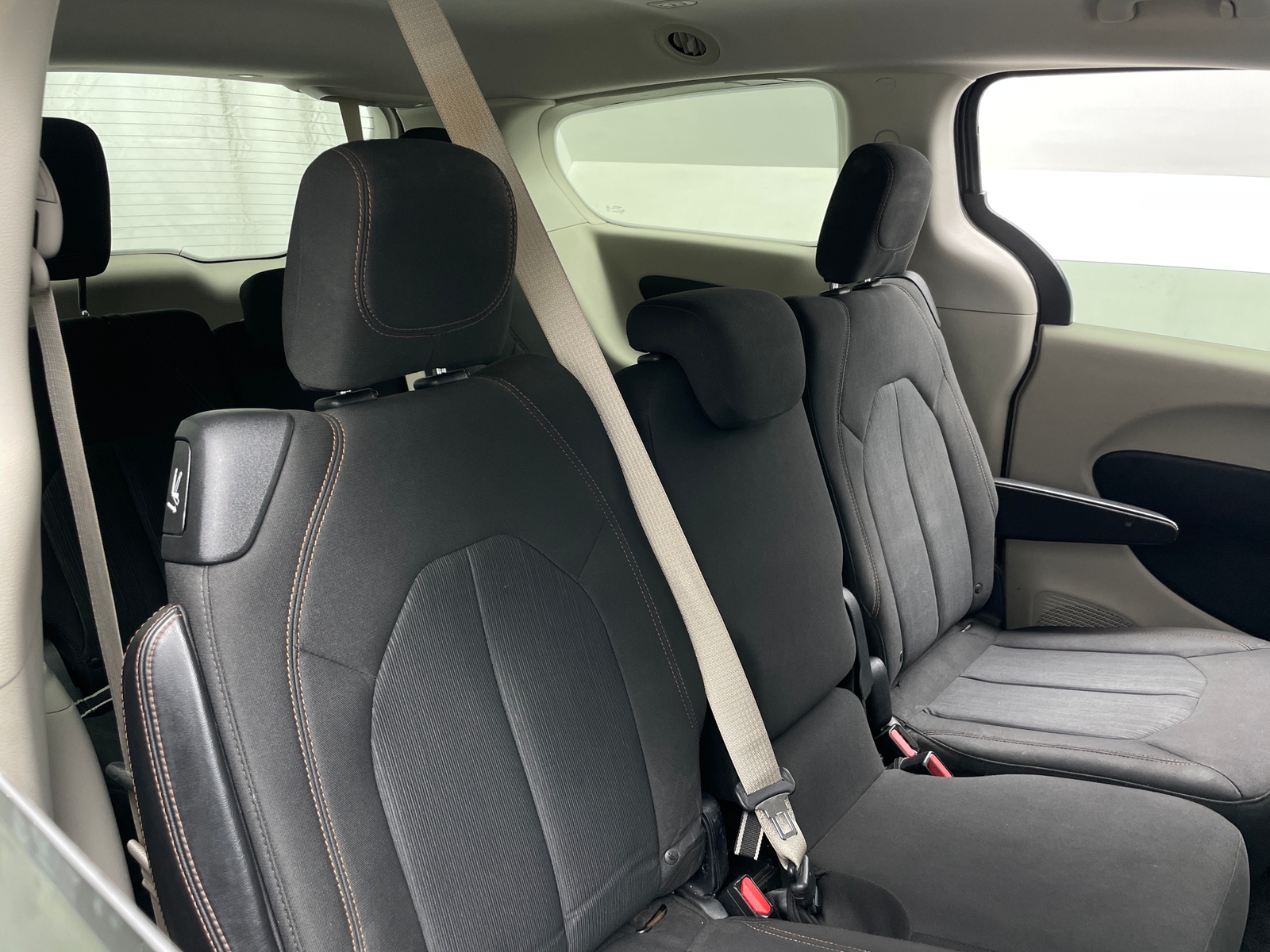 Thumbnail: 2018 Chrysler Pacifica - 6