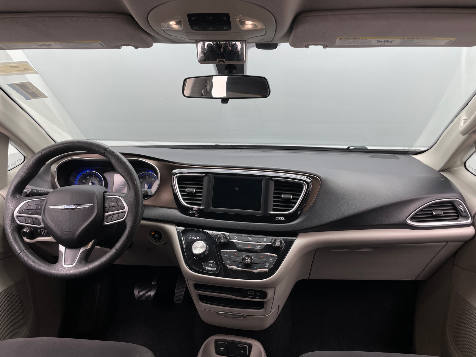 Thumbnail: 2018 Chrysler Pacifica - 3
