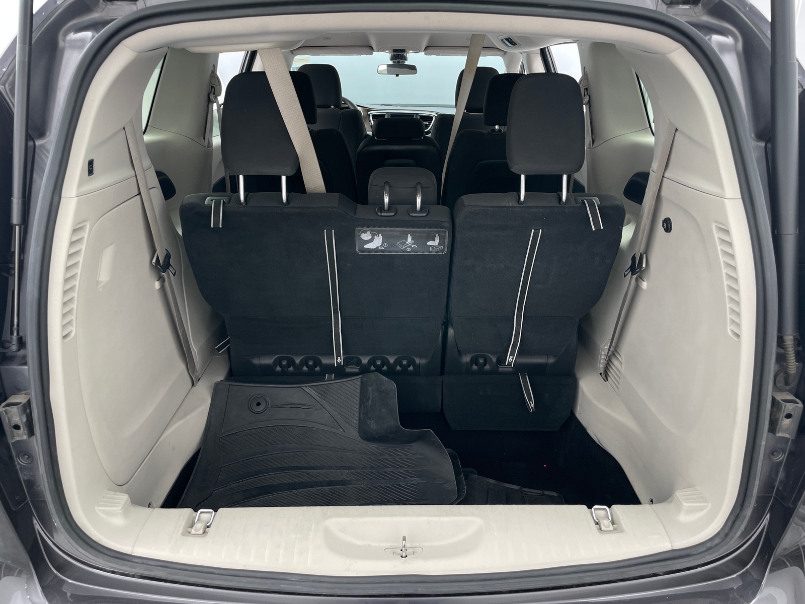 Thumbnail: 2018 Chrysler Pacifica - 7