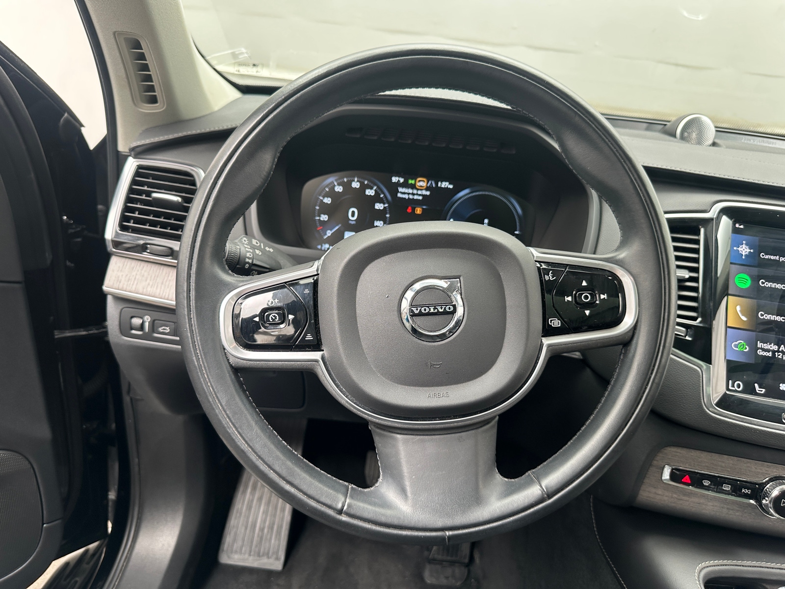 Thumbnail: 2022 Volvo XC90 - 4