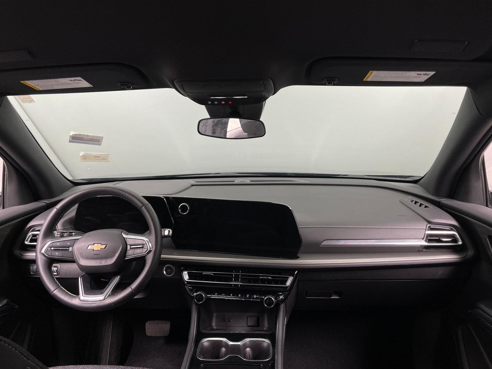 Thumbnail: 2025 Chevrolet Traverse - 3