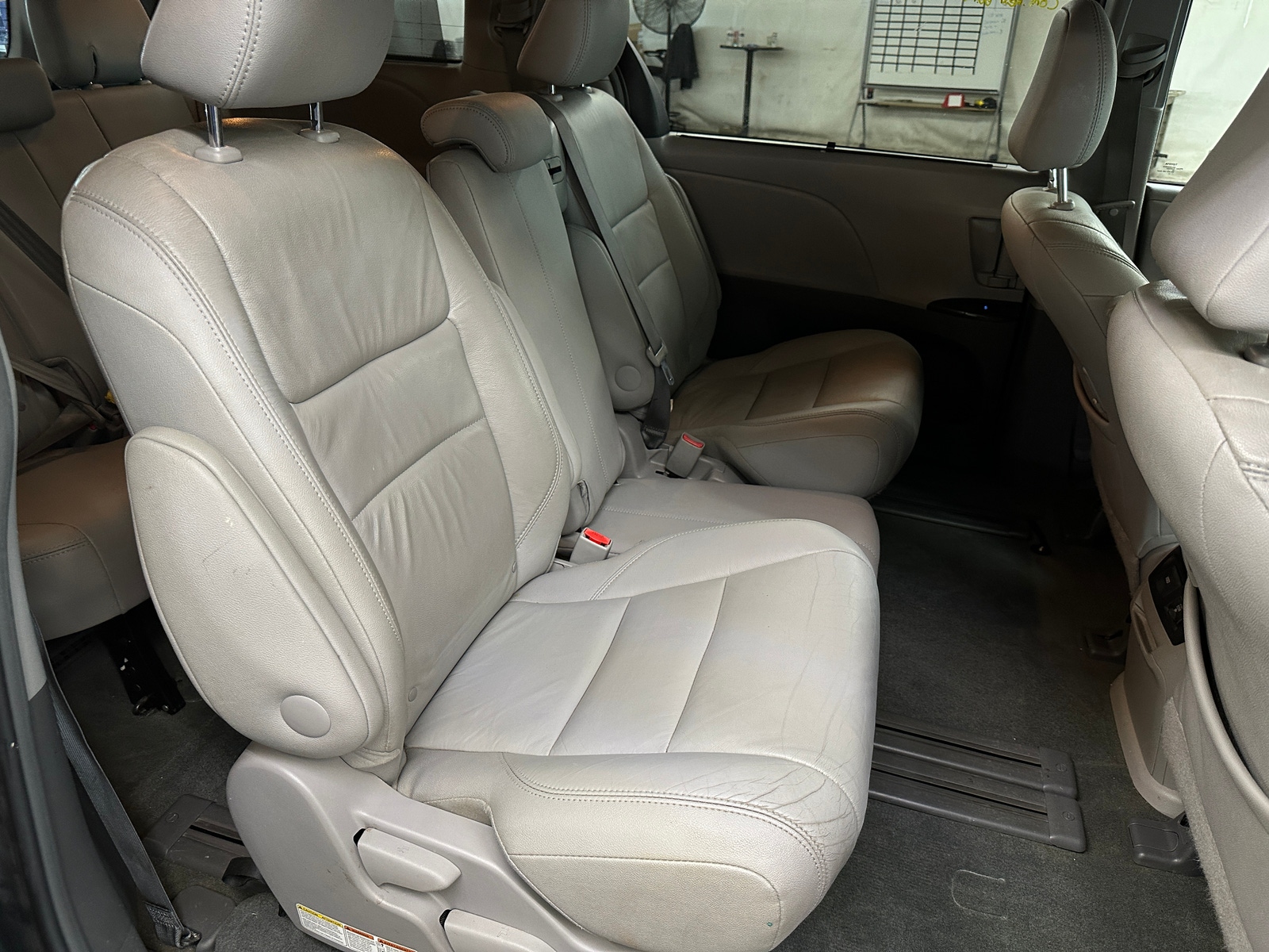 Thumbnail: 2017 Toyota Sienna - 5