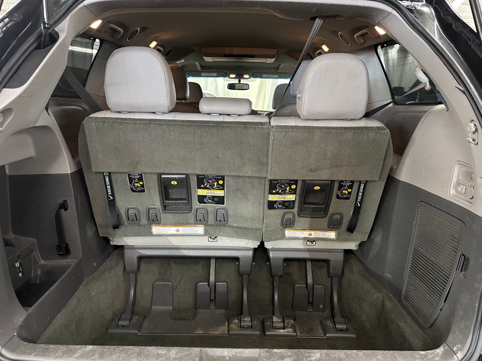 Thumbnail: 2017 Toyota Sienna - 6