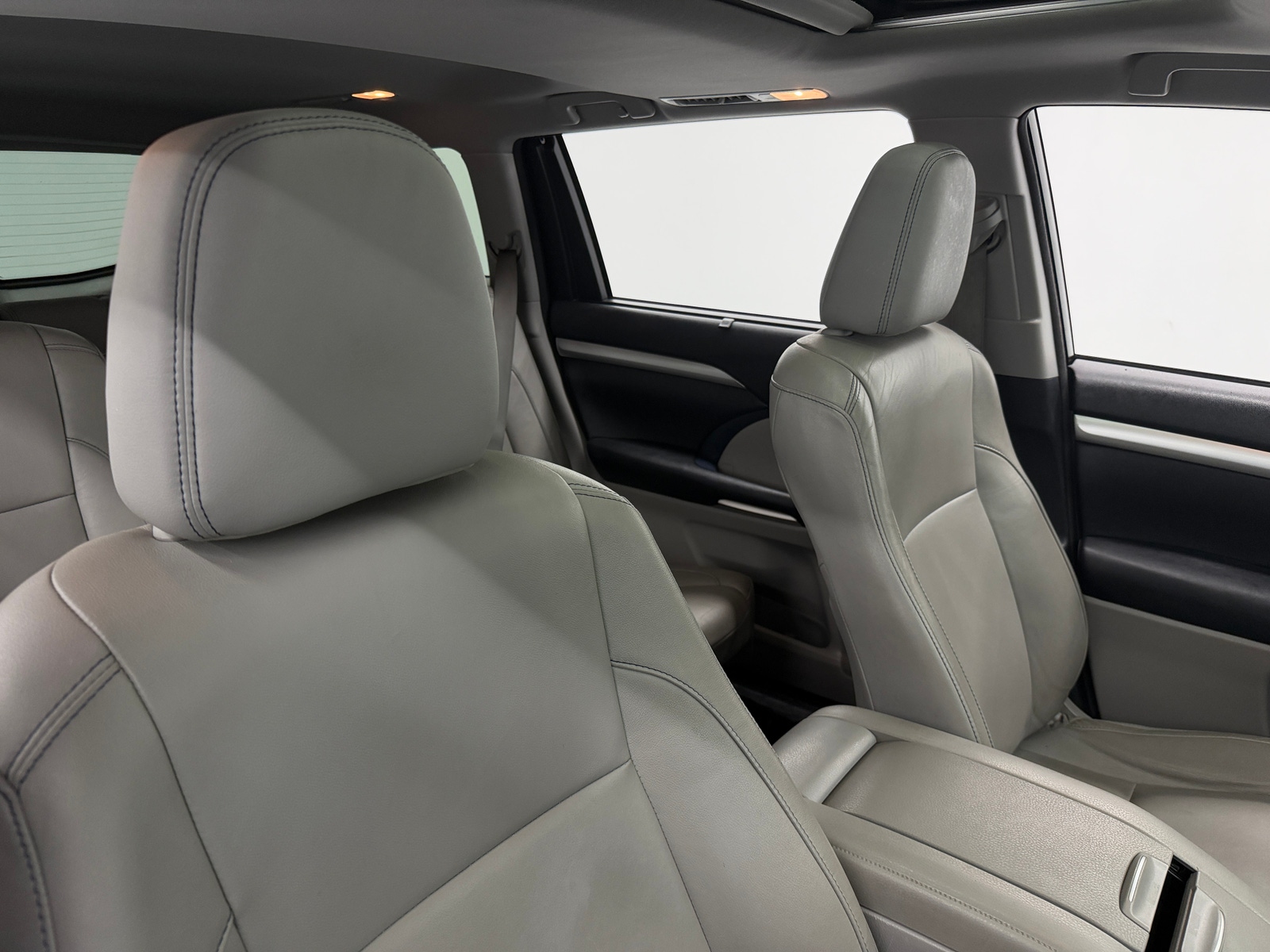 Thumbnail: 2014 Toyota Highlander - 2