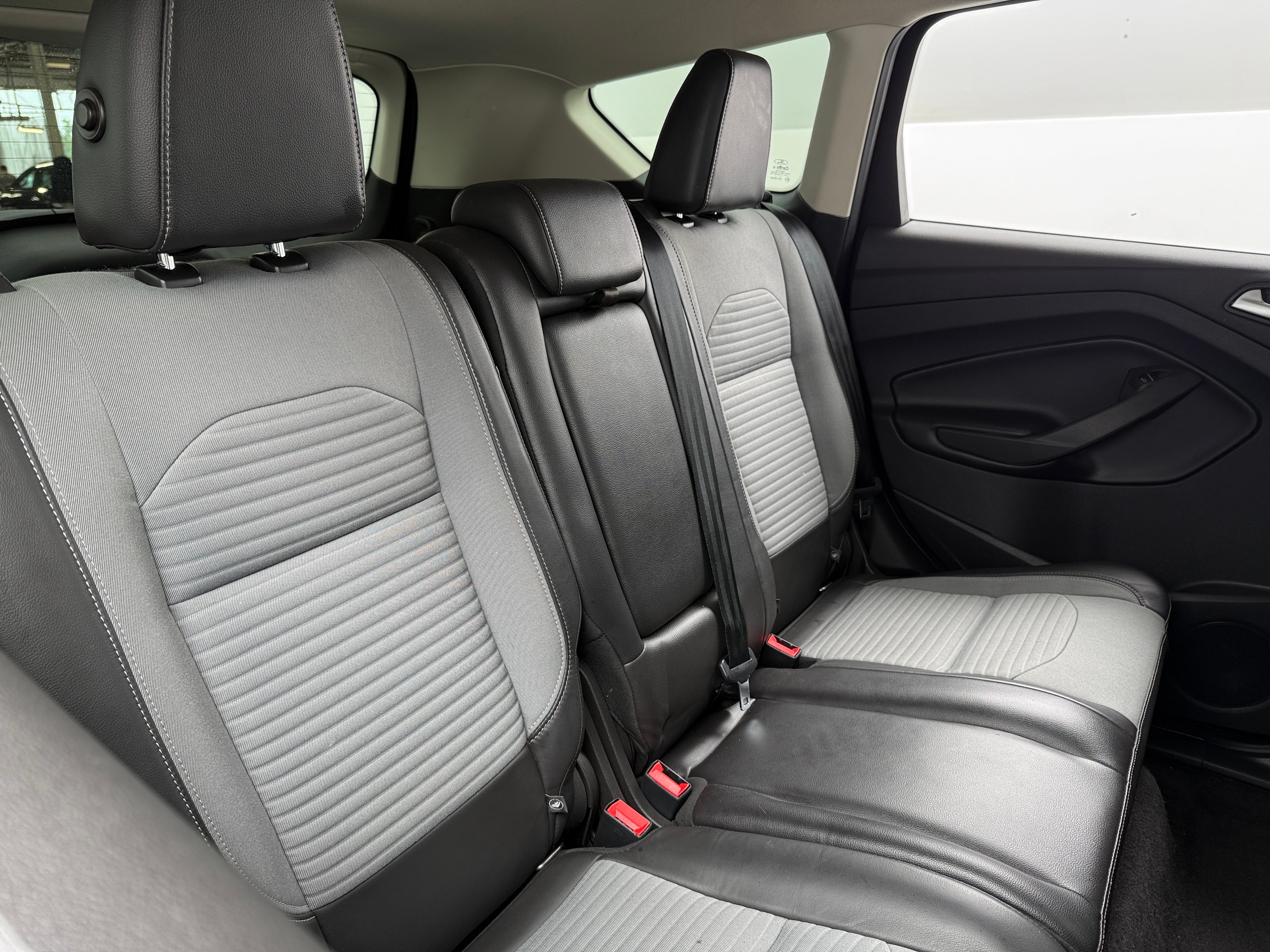 2017 Ford Escape SE - Photo 5