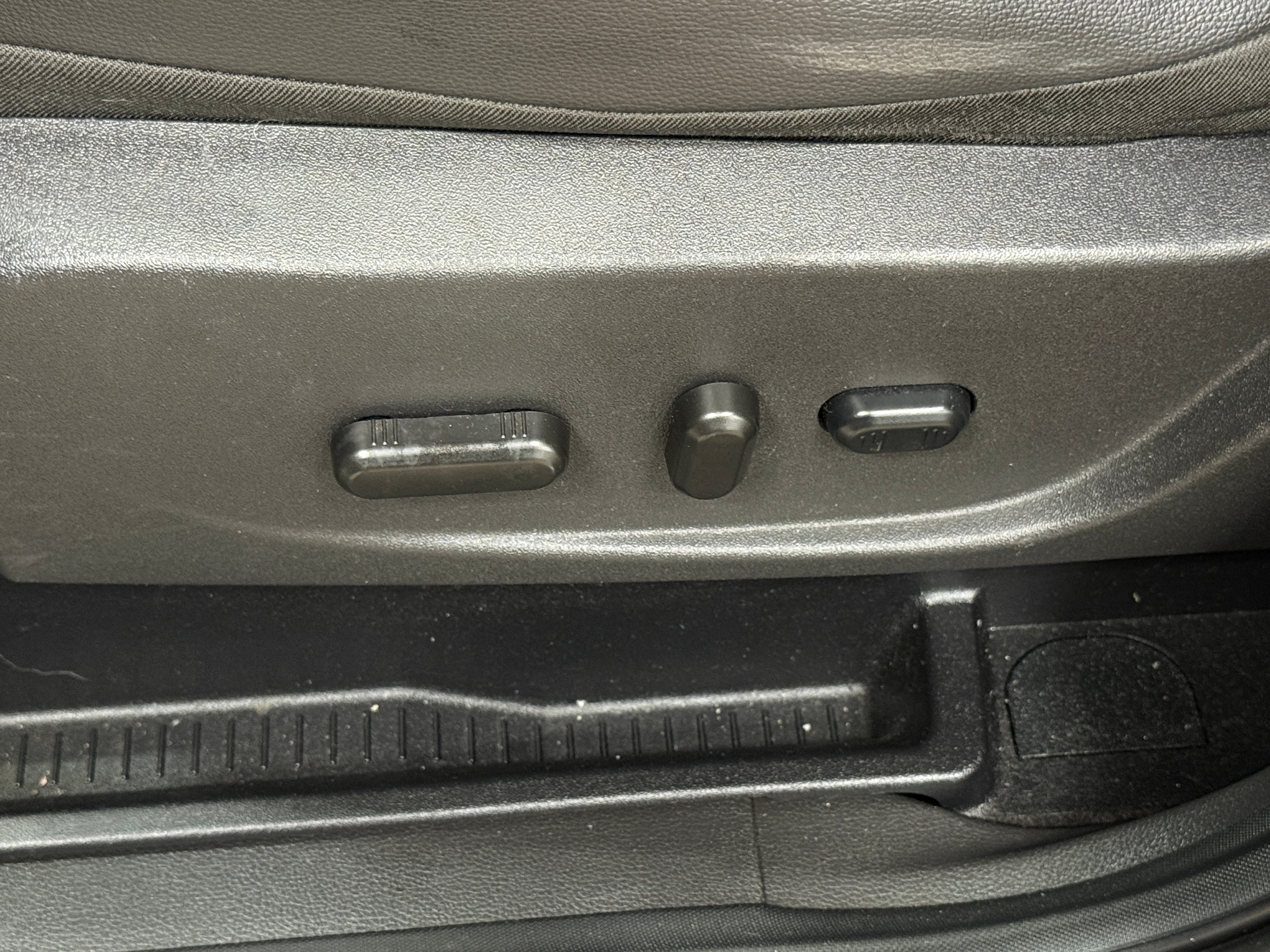2017 Ford Escape SE - Photo 11
