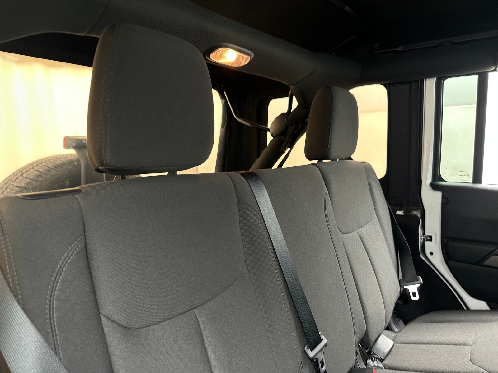 Thumbnail: 2017 Jeep Wrangler - 6