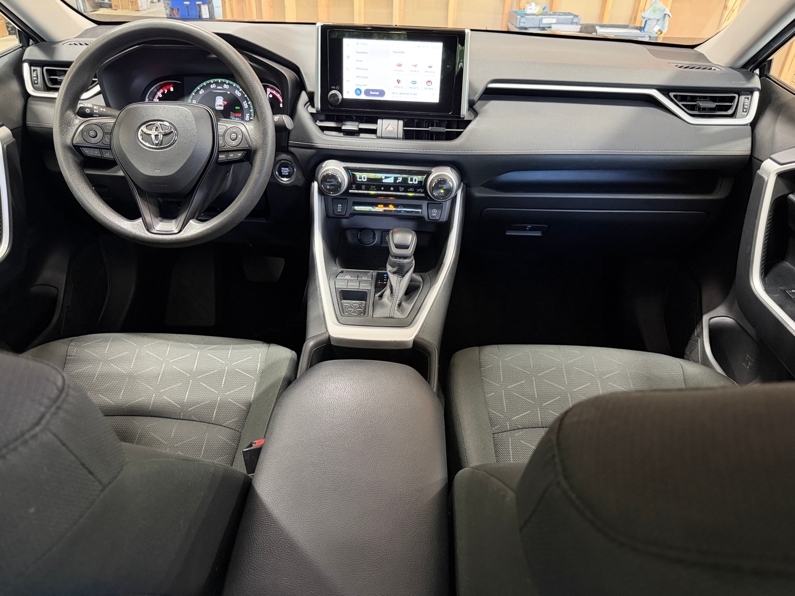 Thumbnail: 2025 Toyota RAV4 - 3