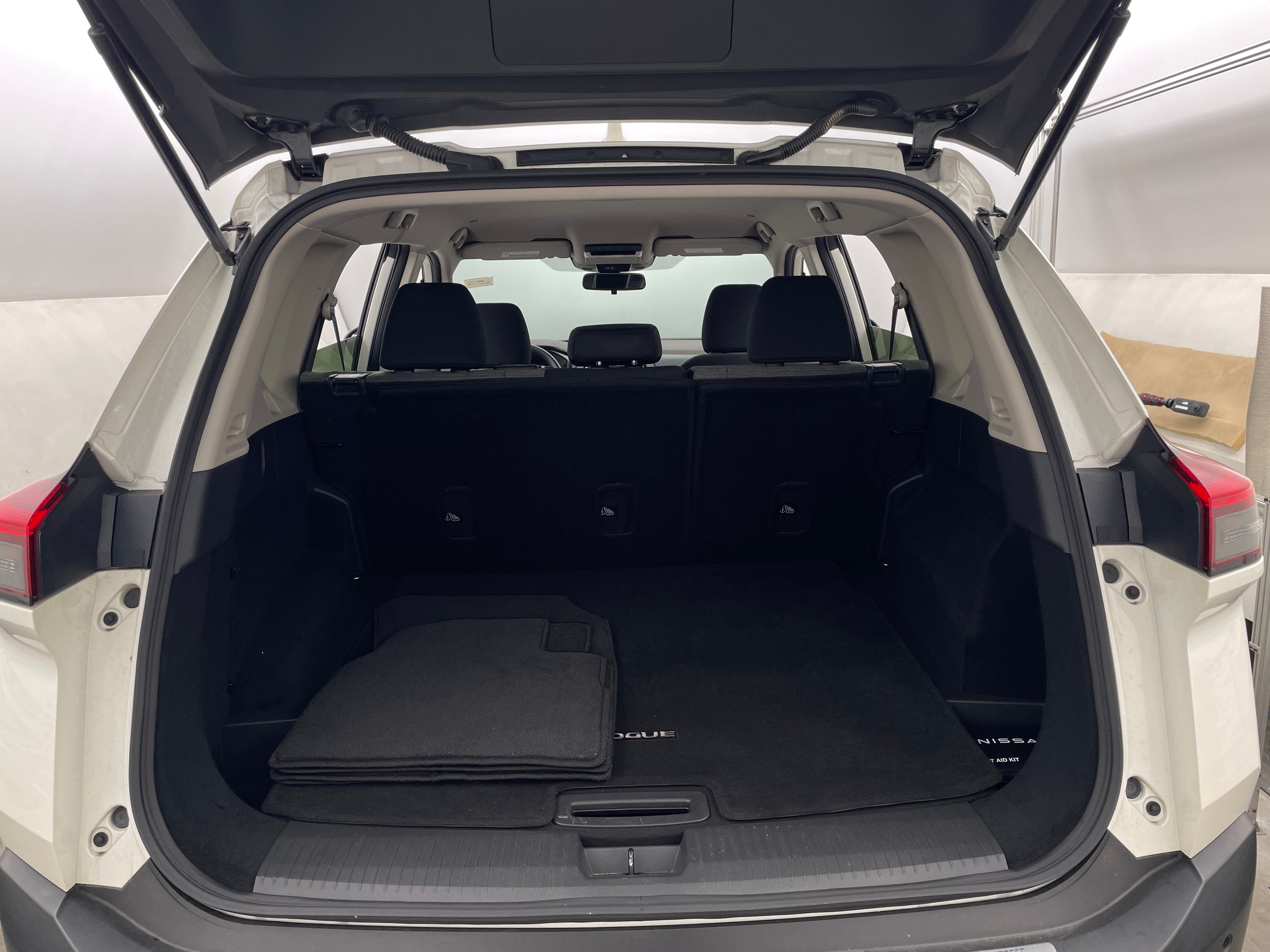 2023 Nissan Rogue SV - Photo 7