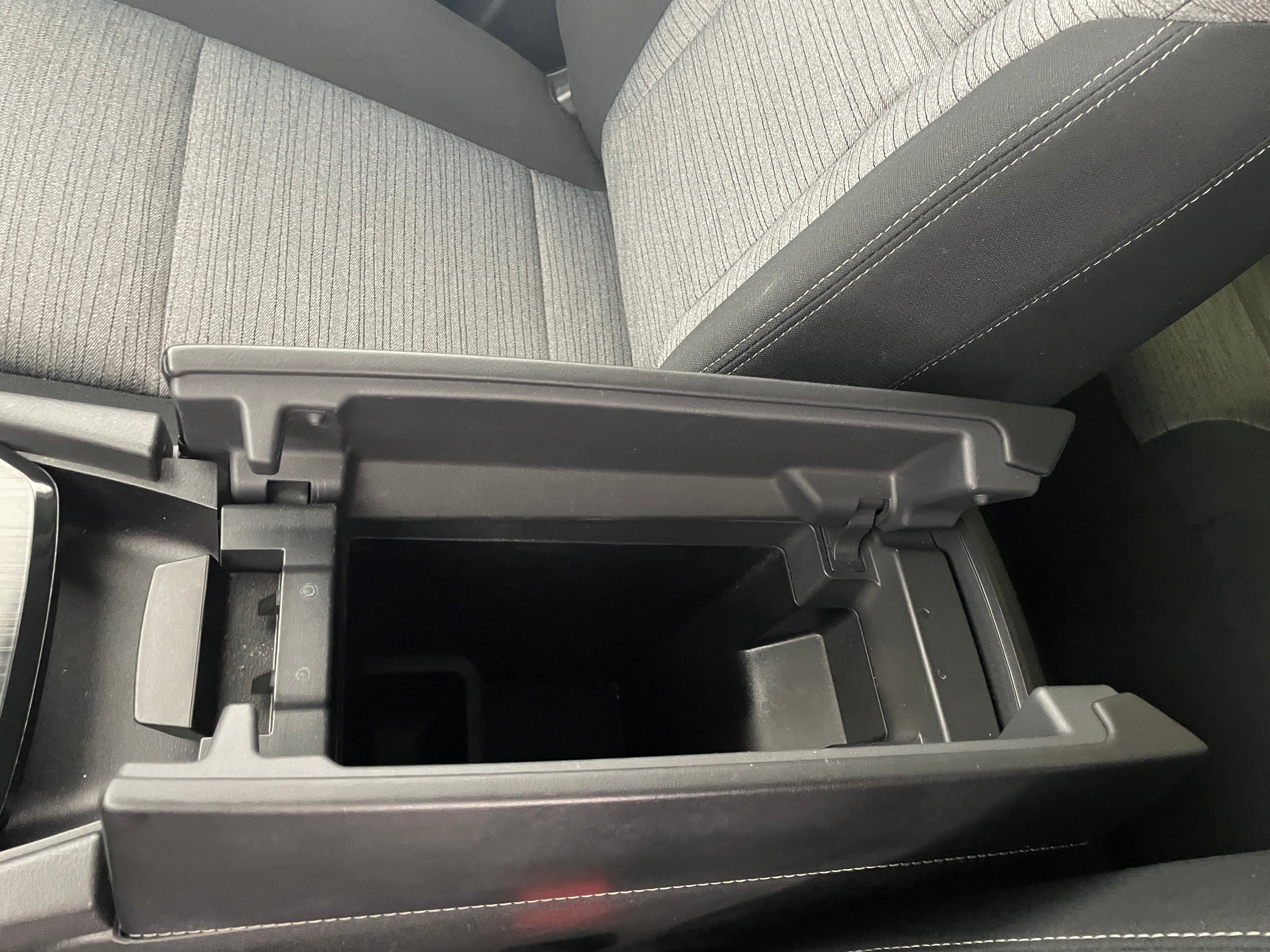 2023 Nissan Rogue SV - Photo 16