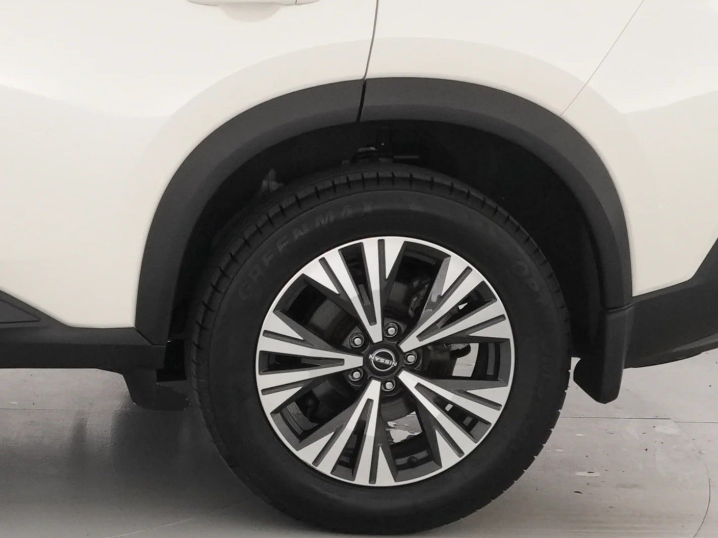 2023 Nissan Rogue SV - Photo 18