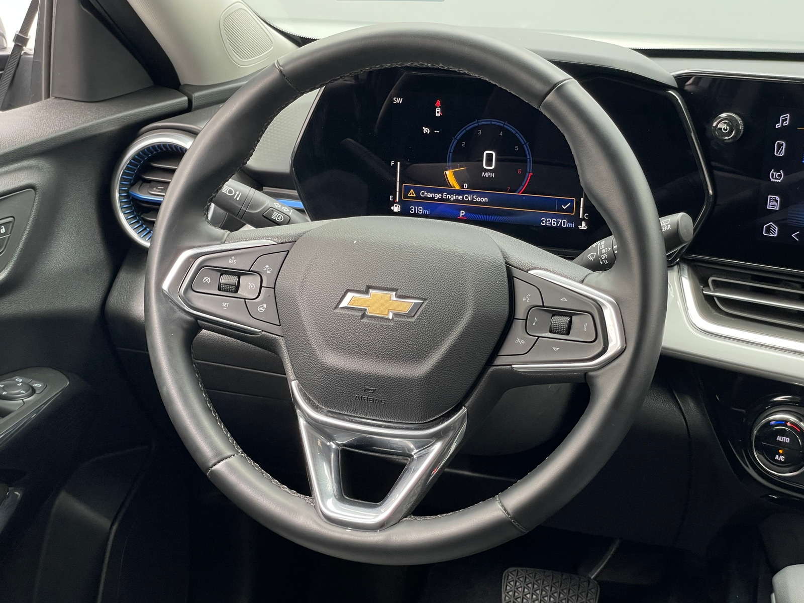 Thumbnail: 2025 Chevrolet Trax - 4