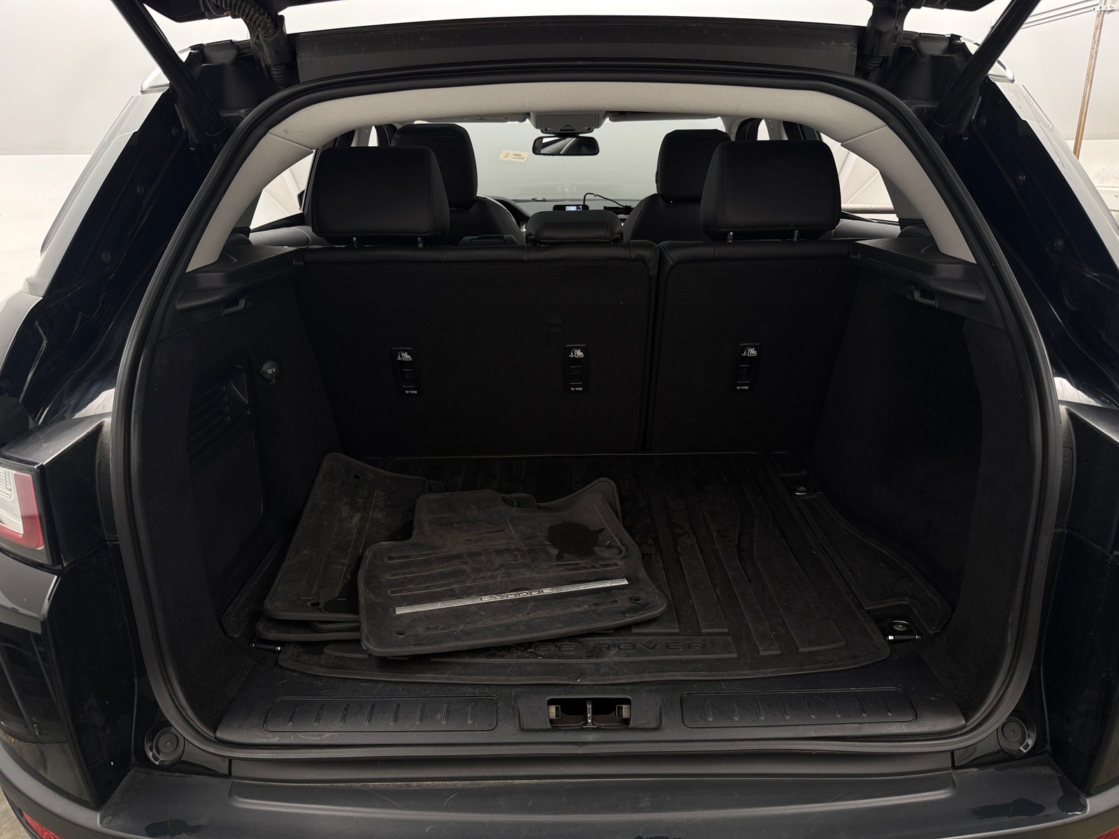 Thumbnail: 2017 Land Rover Range Rover Evoque - 6