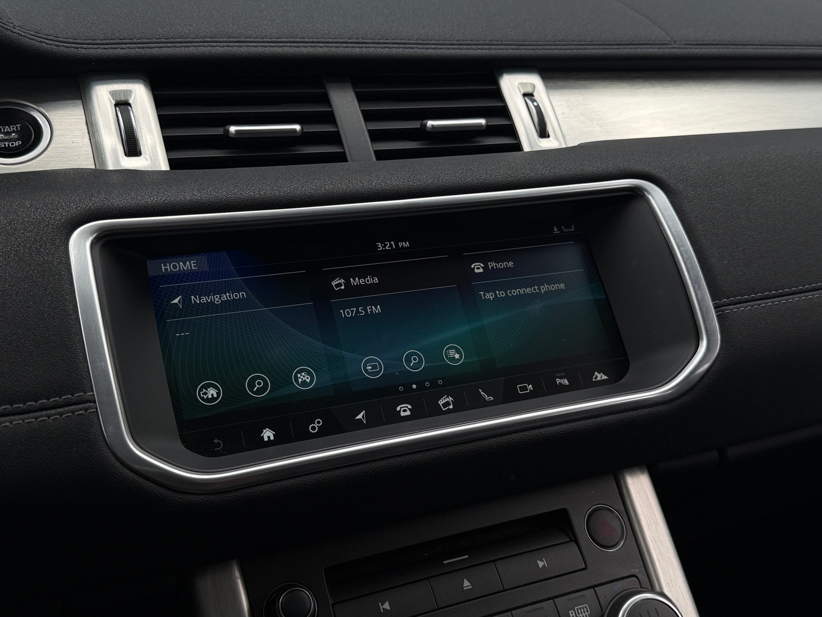 Thumbnail: 2017 Land Rover Range Rover Evoque - 3