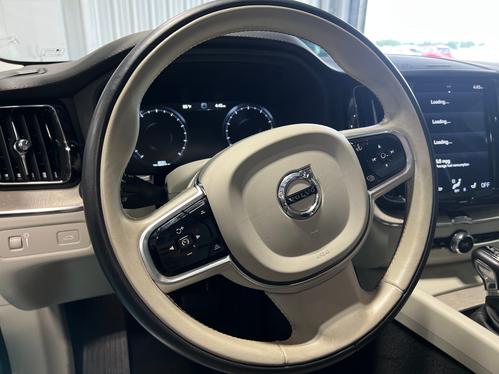 Thumbnail: 2020 Volvo XC60 - 4