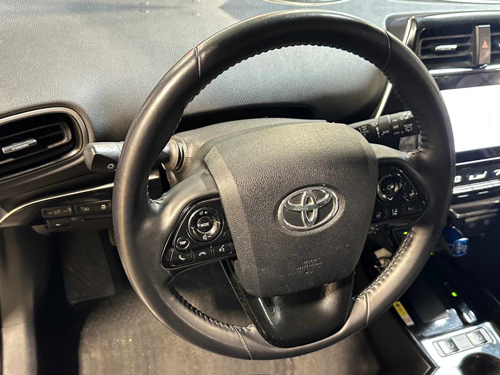 Thumbnail: 2022 Toyota Prius - 4