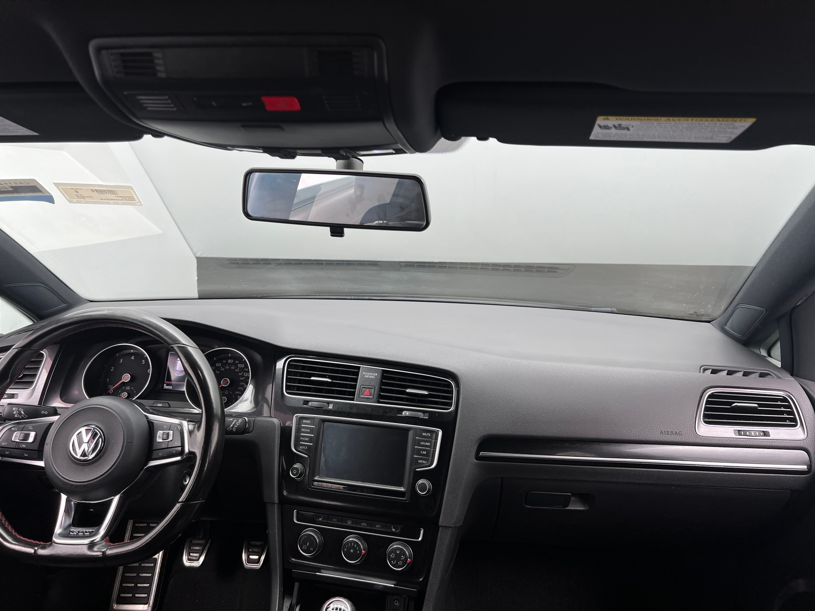 Thumbnail: 2017 Volkswagen Golf - 3