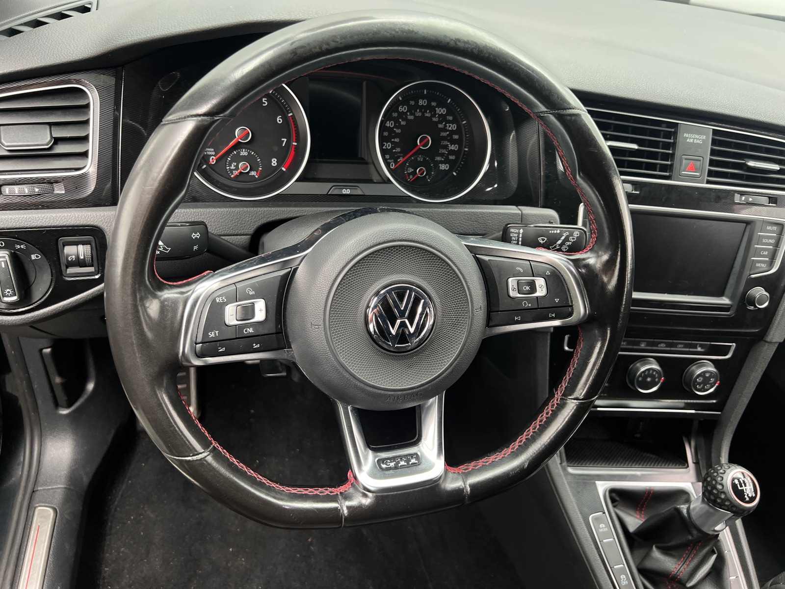 Thumbnail: 2017 Volkswagen Golf - 5
