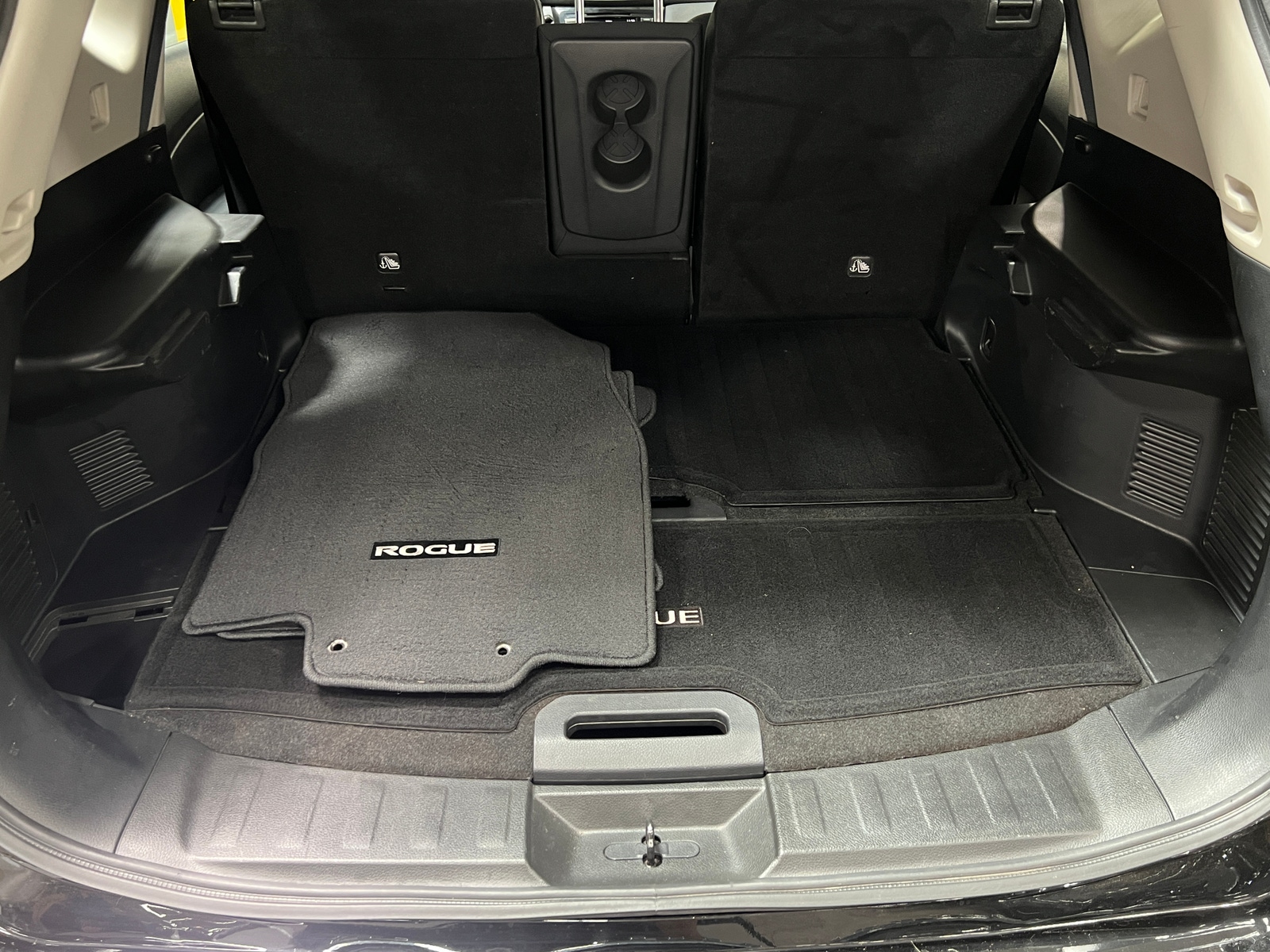 Thumbnail: 2018 Nissan Rogue - 7