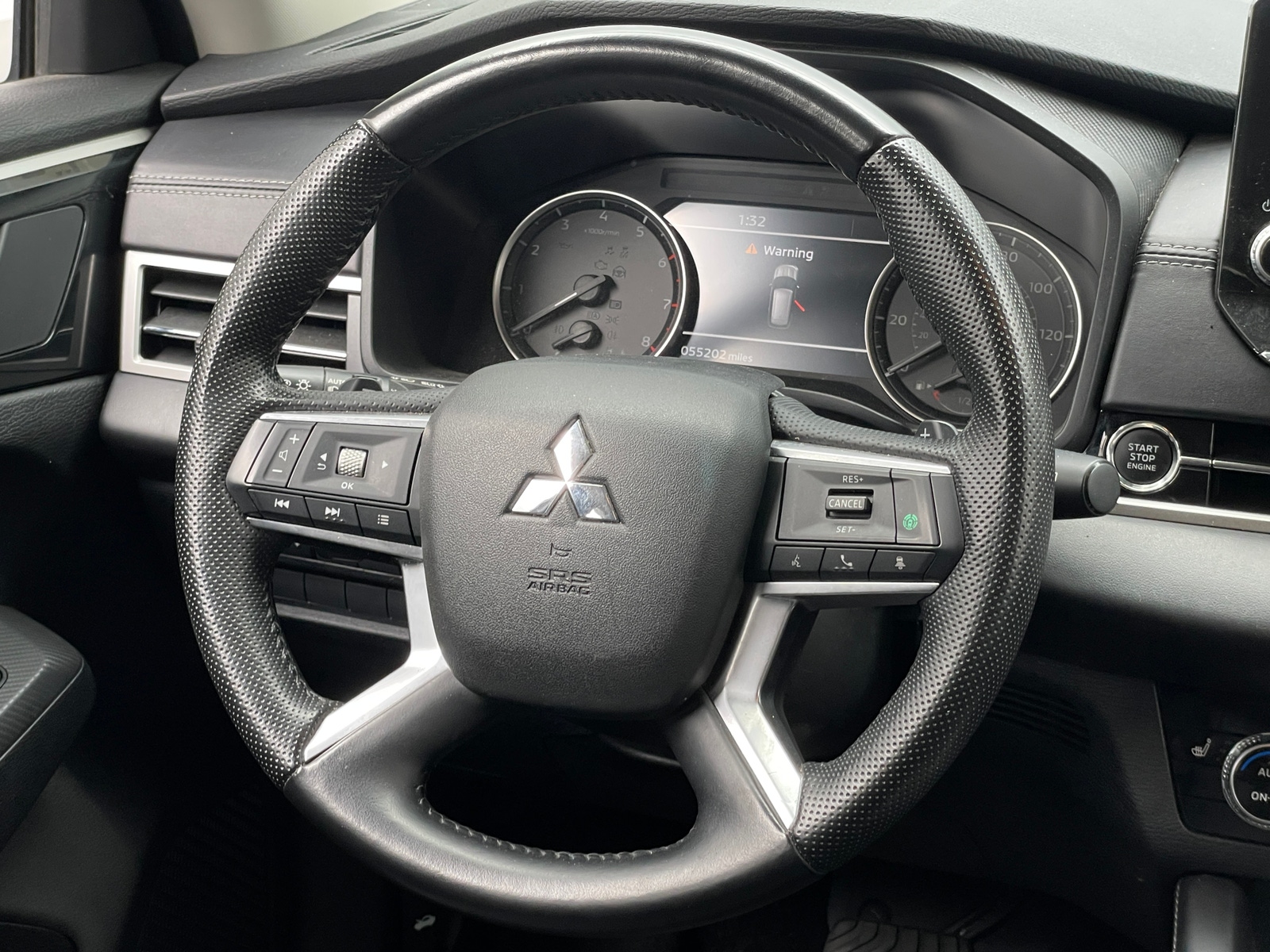 Thumbnail: 2024 Mitsubishi Outlander - 4