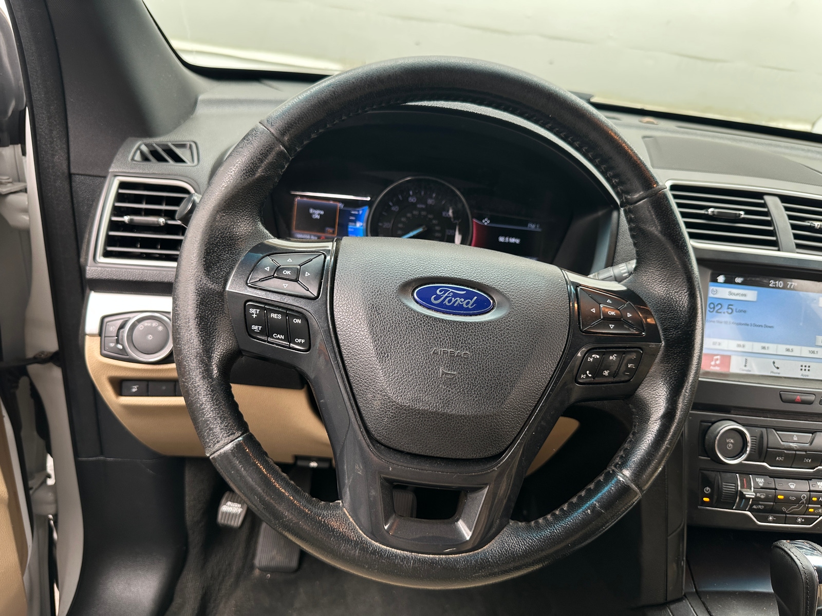 Thumbnail: 2017 Ford Explorer - 5