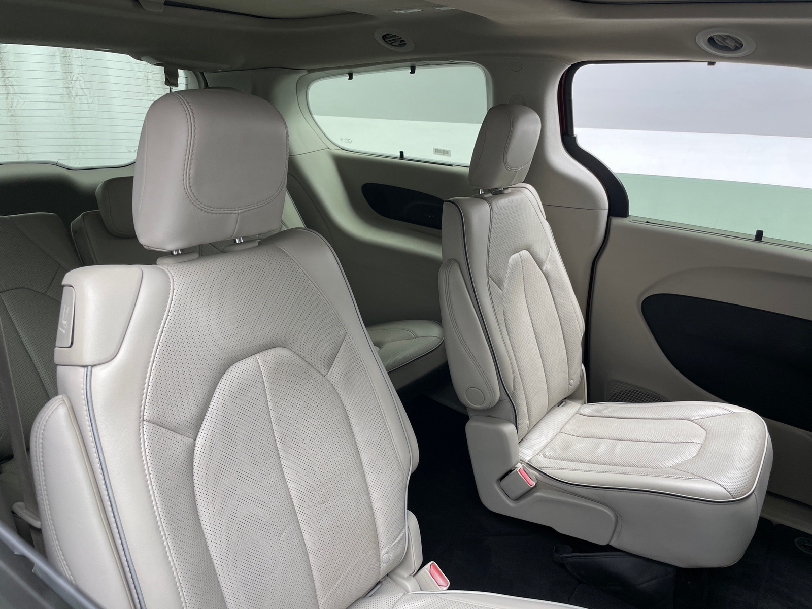Thumbnail: 2021 Chrysler Pacifica - 5