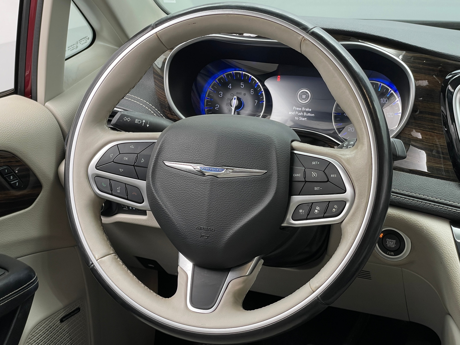 Thumbnail: 2021 Chrysler Pacifica - 4