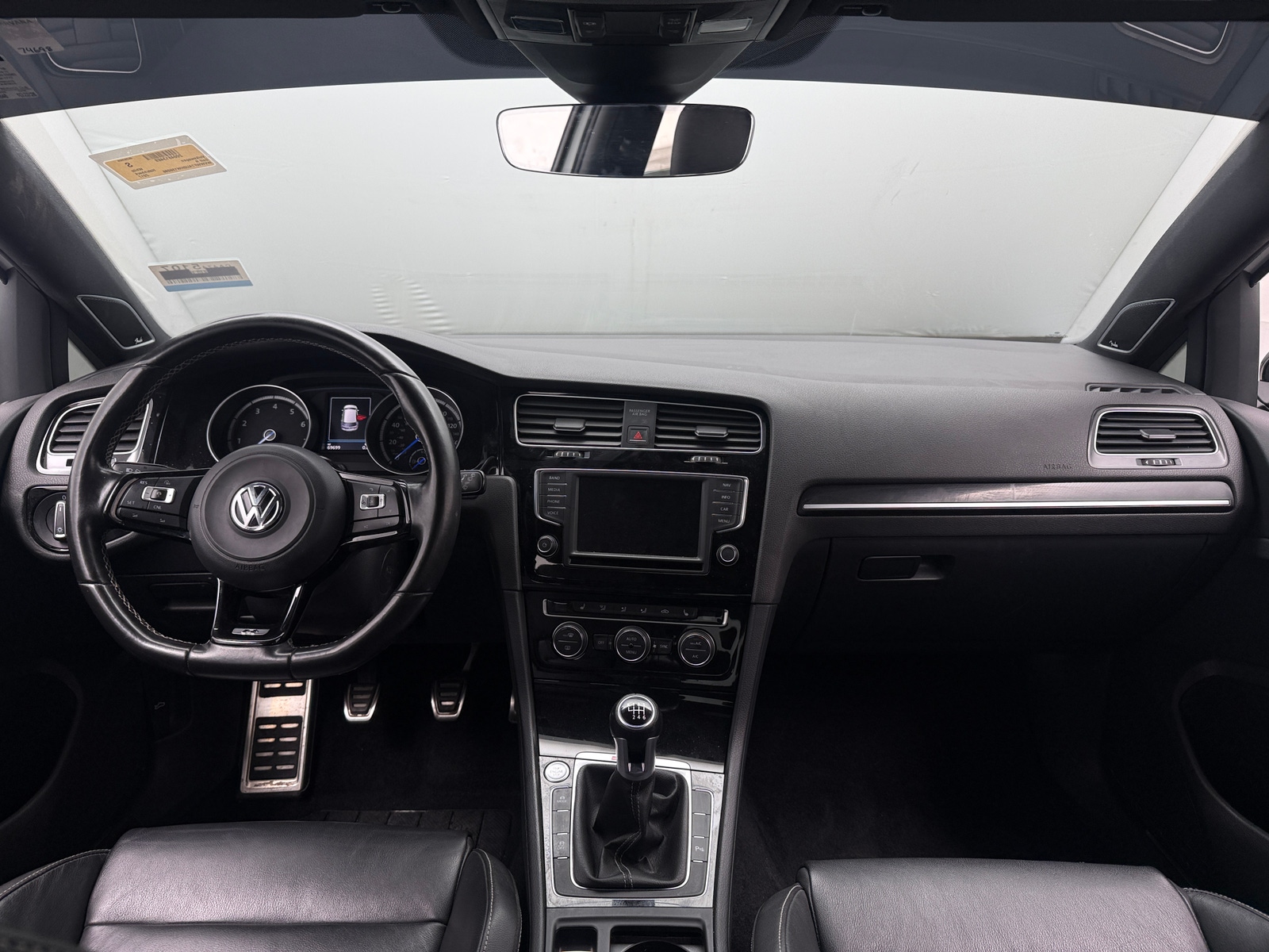 Thumbnail: 2017 Volkswagen Golf - 2