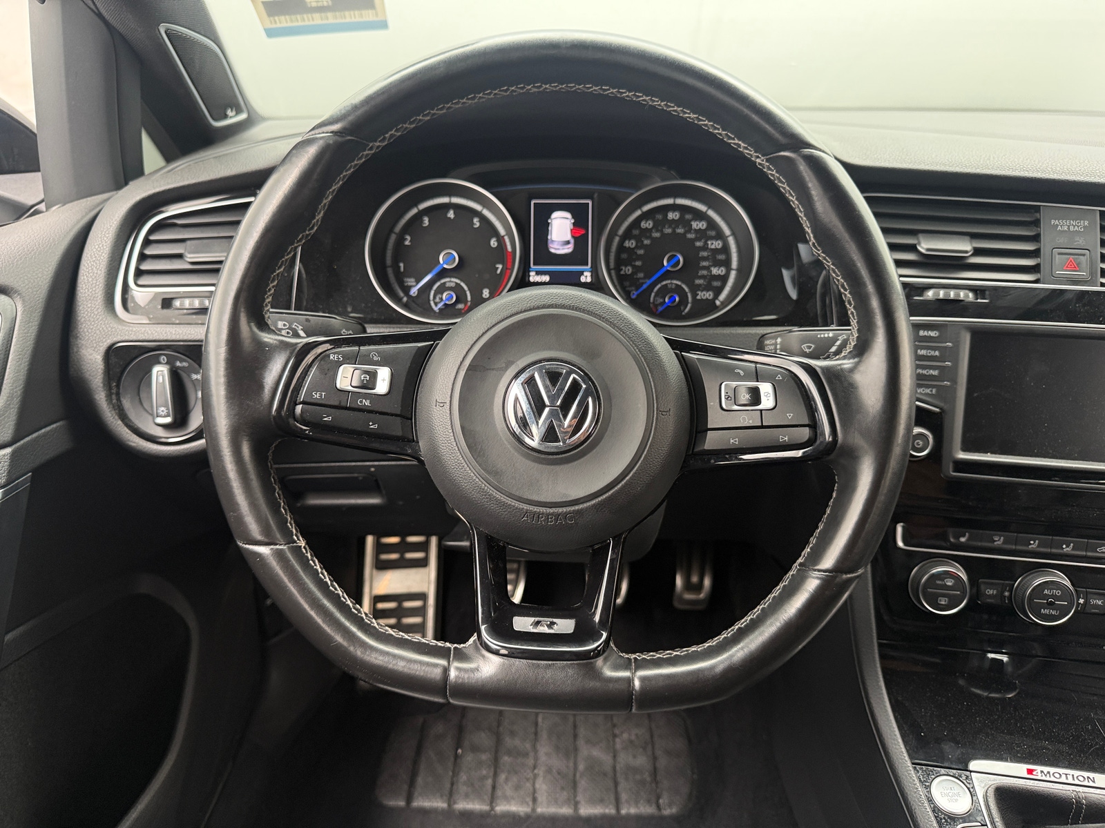 Thumbnail: 2017 Volkswagen Golf - 4