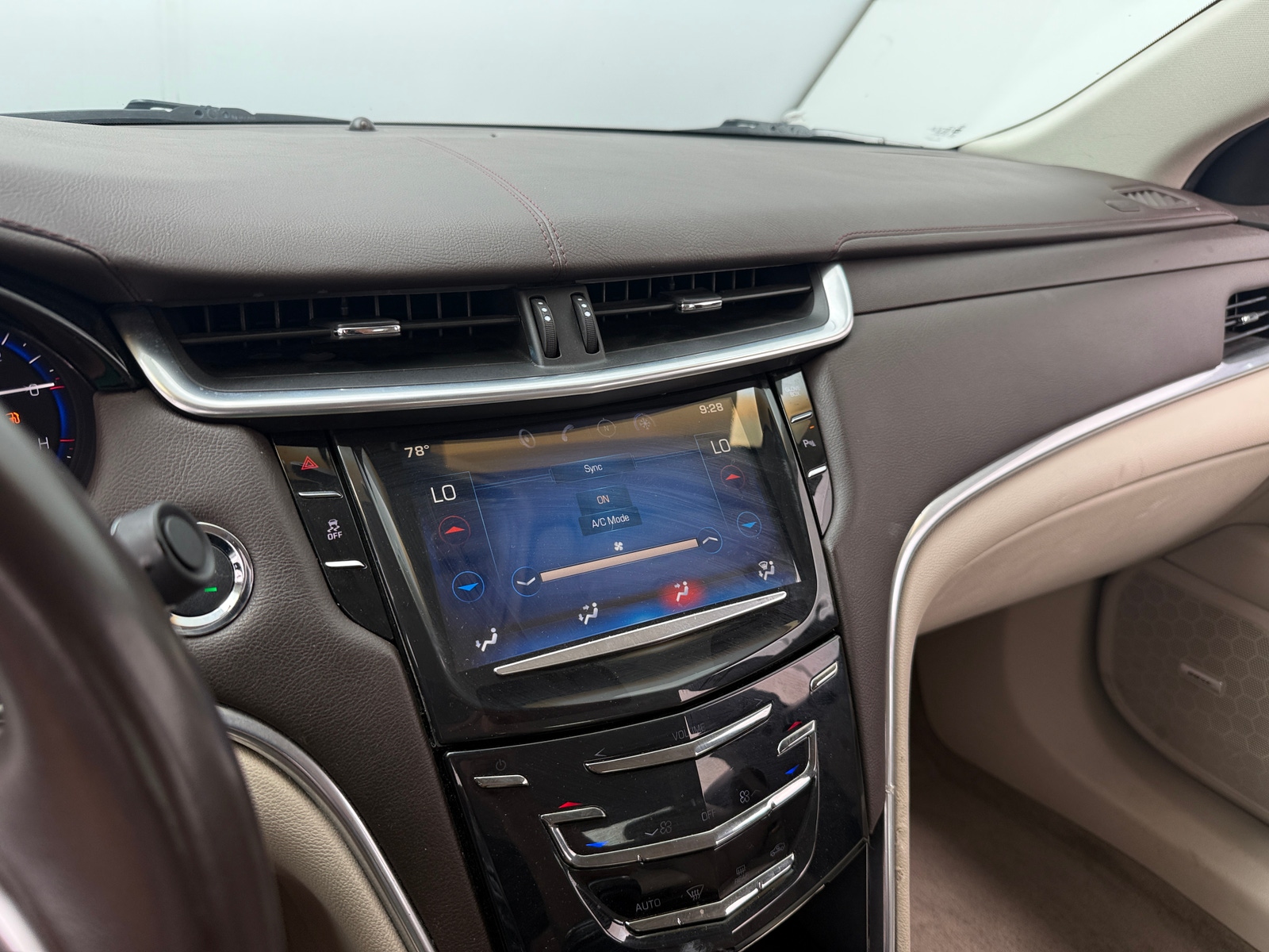 Thumbnail: 2014 Cadillac XTS - 3