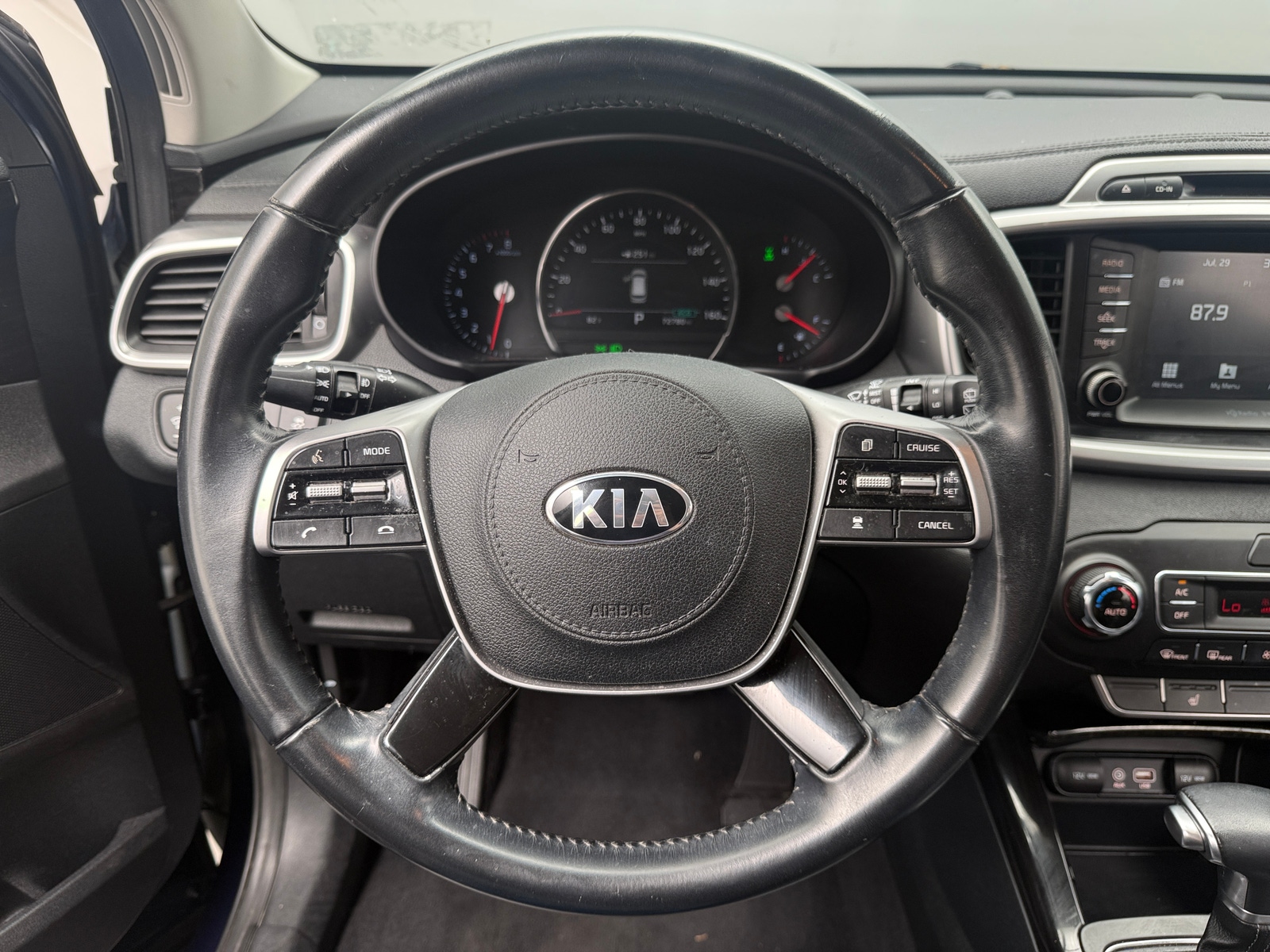 Thumbnail: 2019 Kia Sorento - 4