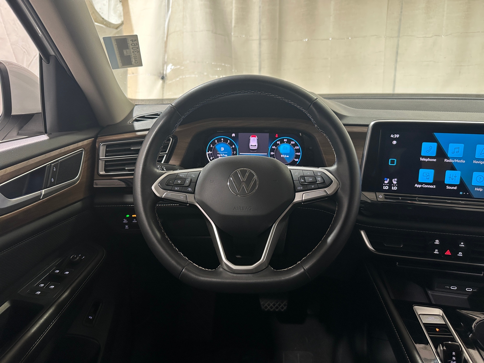 Thumbnail: 2024 Volkswagen Atlas - 4