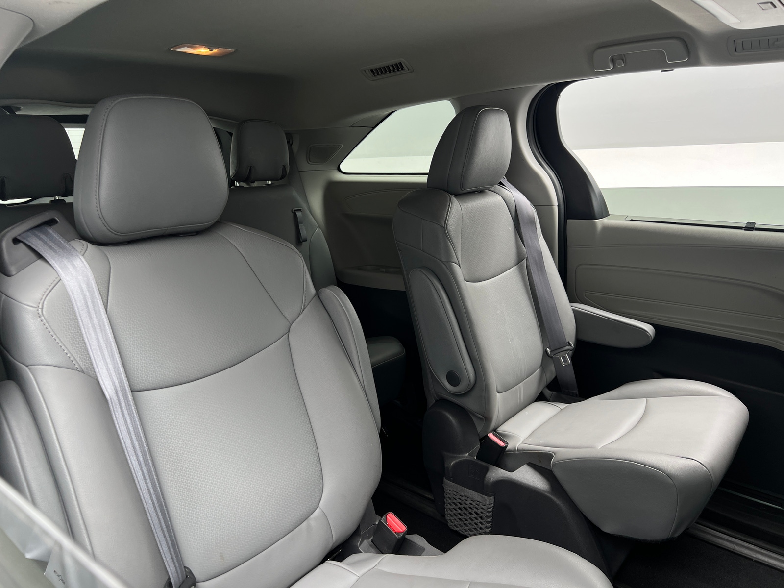 Thumbnail: 2021 Toyota Sienna - 5