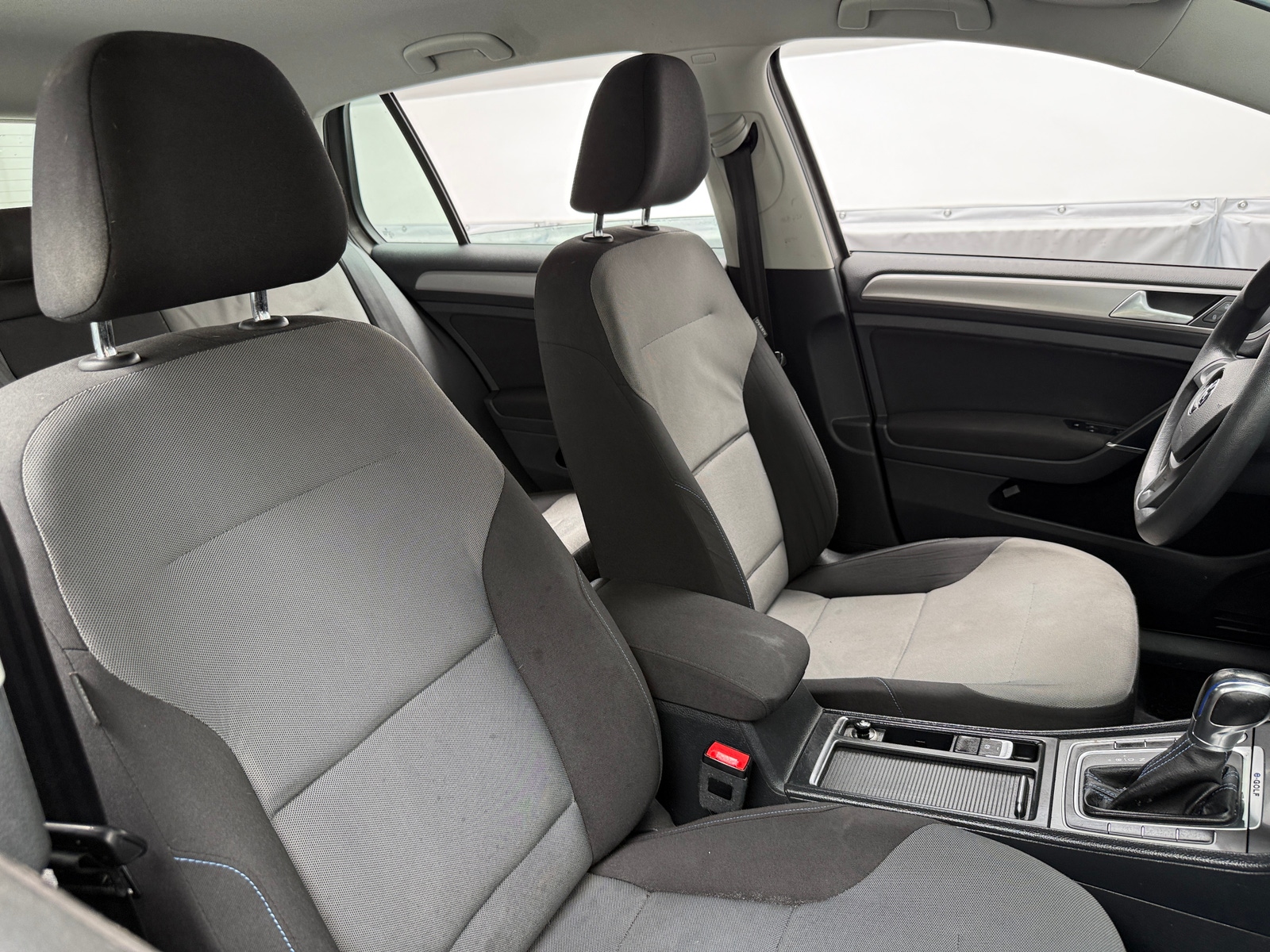Thumbnail: 2016 Volkswagen e-Golf - 2