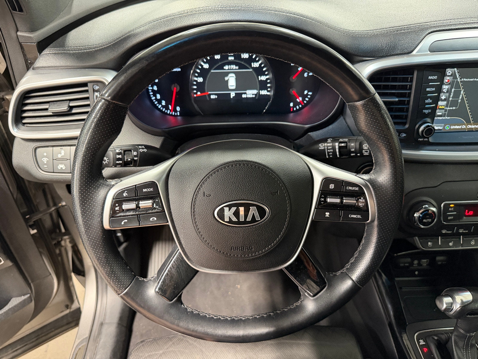 Thumbnail: 2019 Kia Sorento - 4