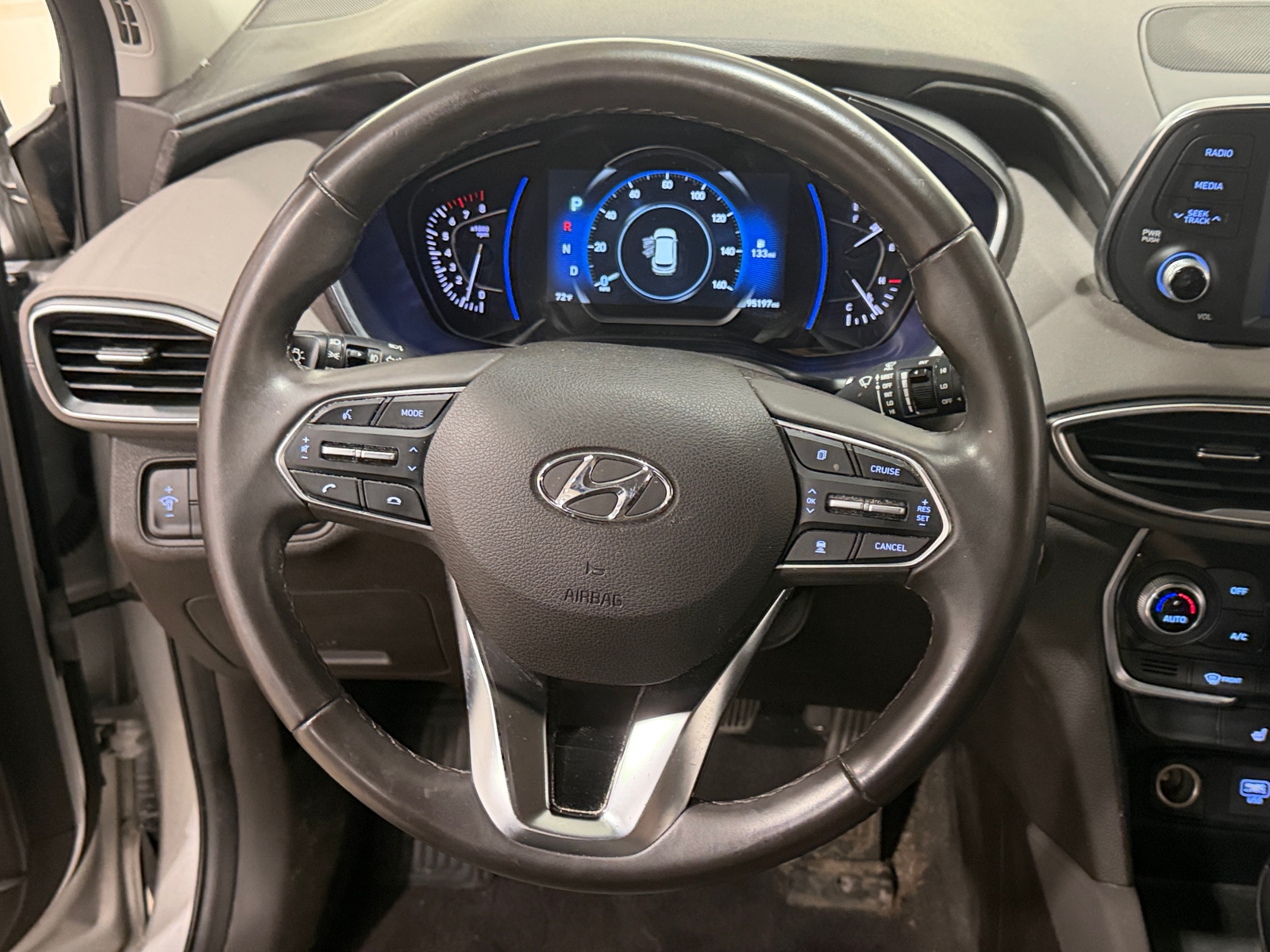 Thumbnail: 2019 Hyundai Santa Fe - 5