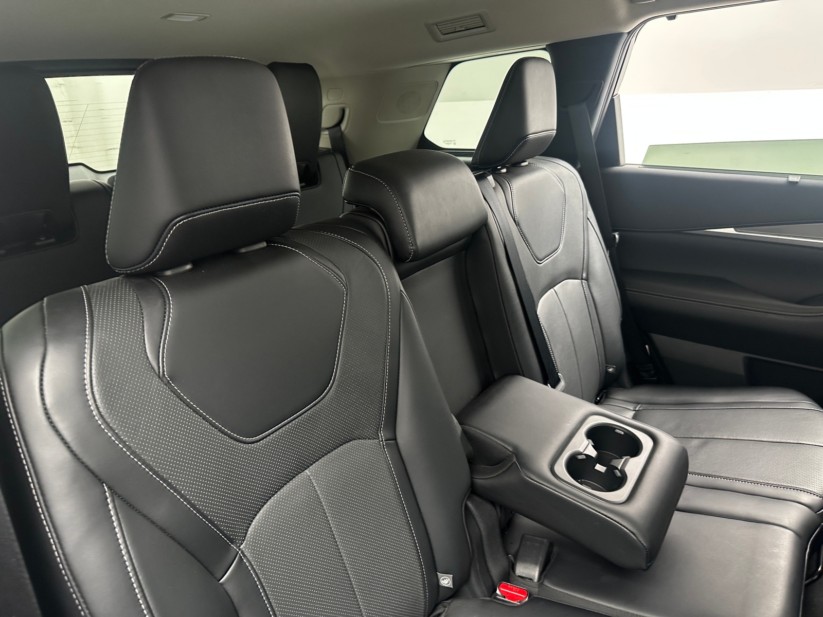 Thumbnail: 2023 INFINITI QX60 - 5