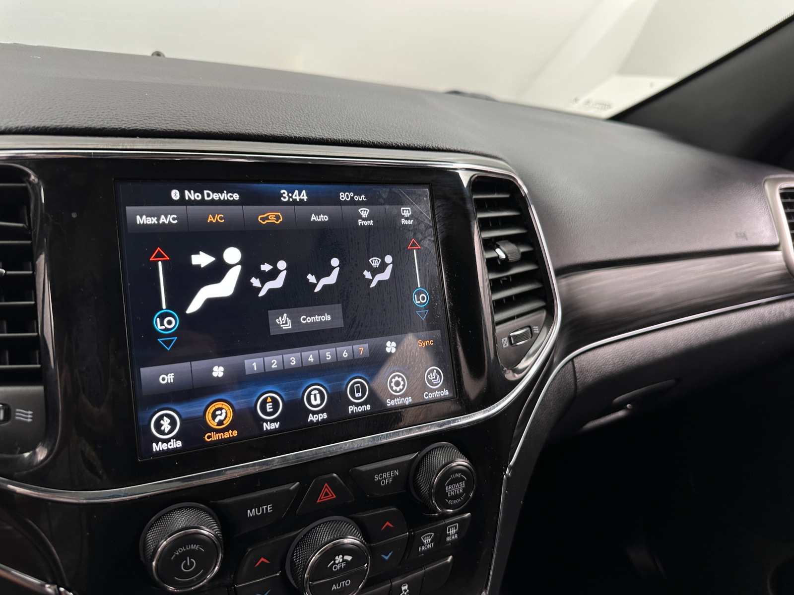 Thumbnail: 2021 Jeep Grand Cherokee - 3