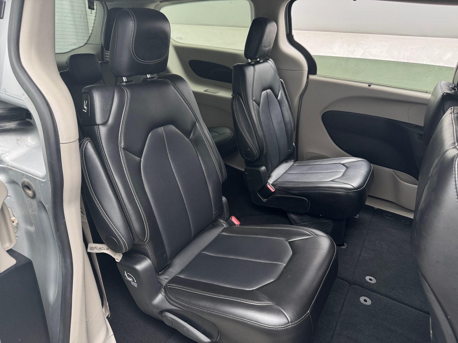 Thumbnail: 2024 Chrysler Pacifica - 5