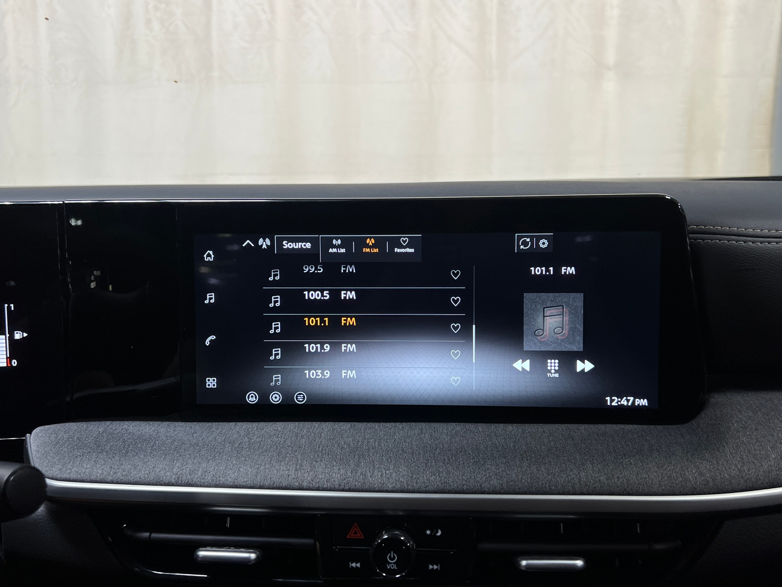 Thumbnail: 2026 Nissan Kicks - 4