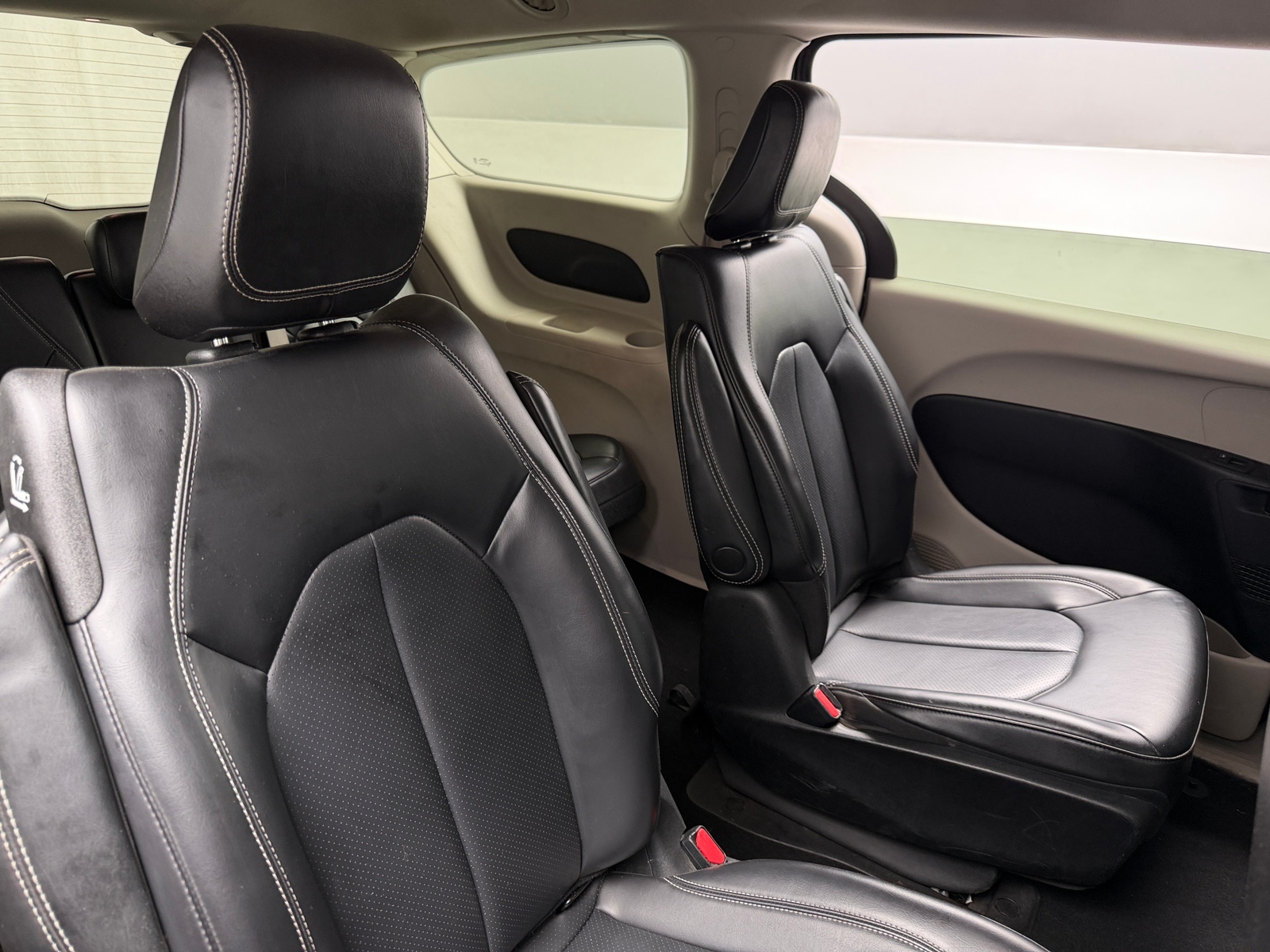 Thumbnail: 2023 Chrysler Pacifica - 5