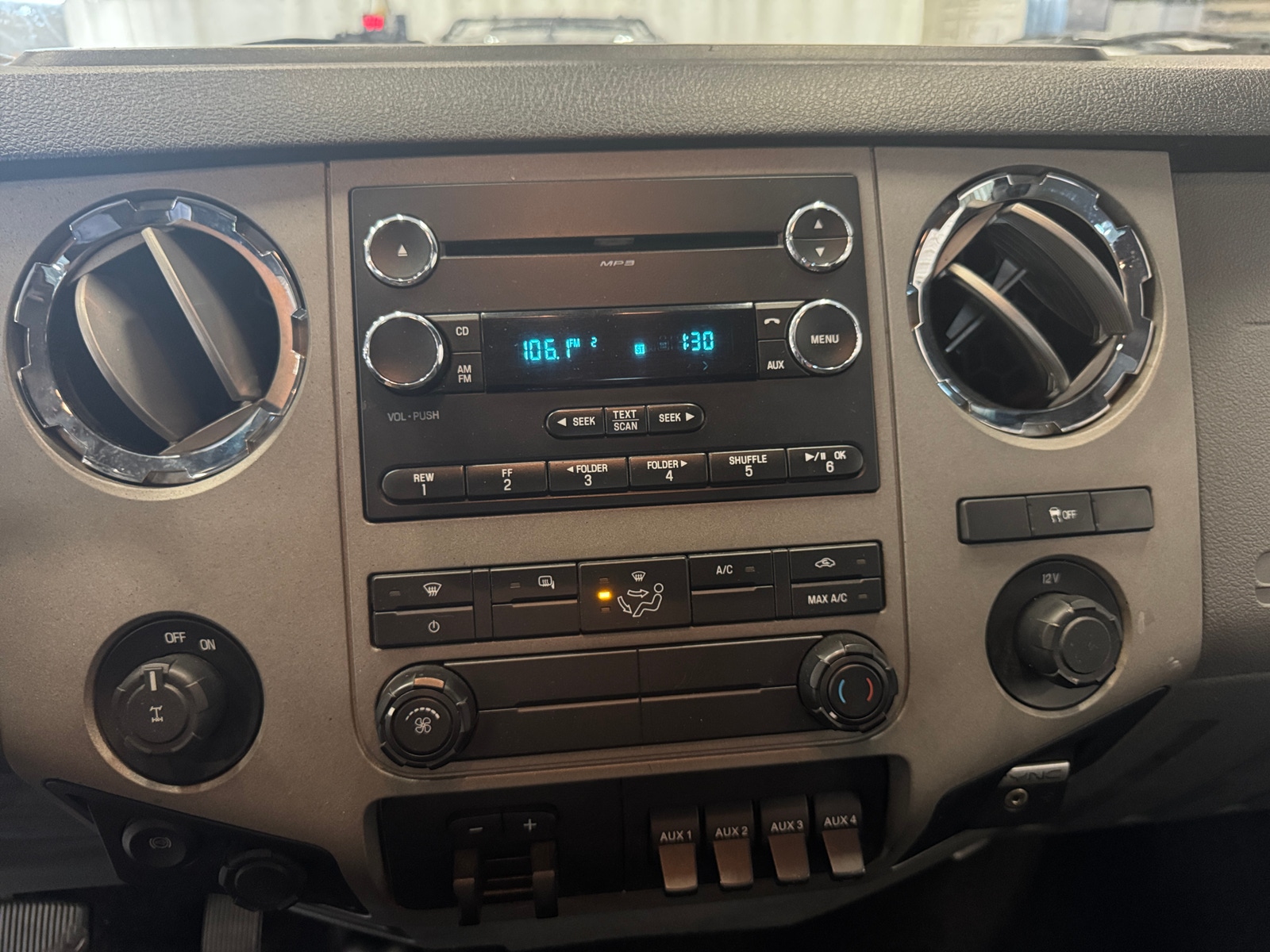 Thumbnail: 2016 Ford Econoline - 4