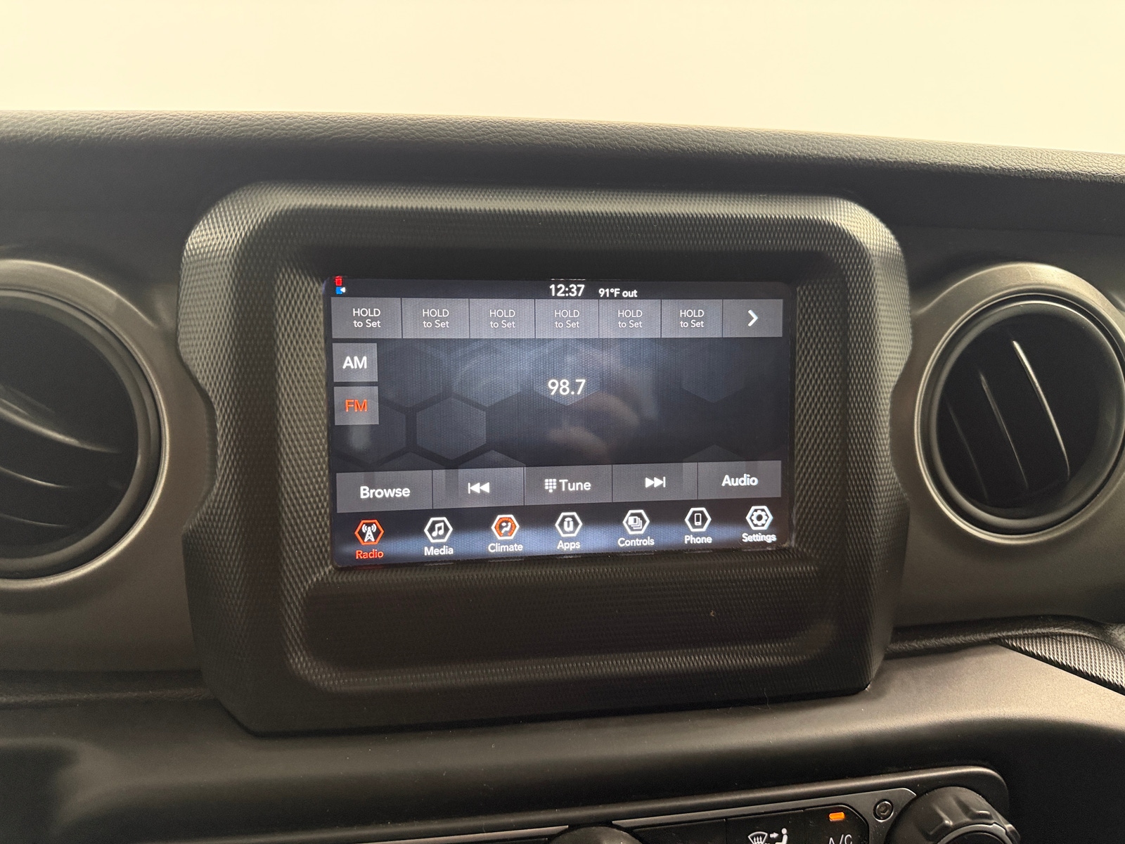 Thumbnail: 2023 Jeep Gladiator - 4