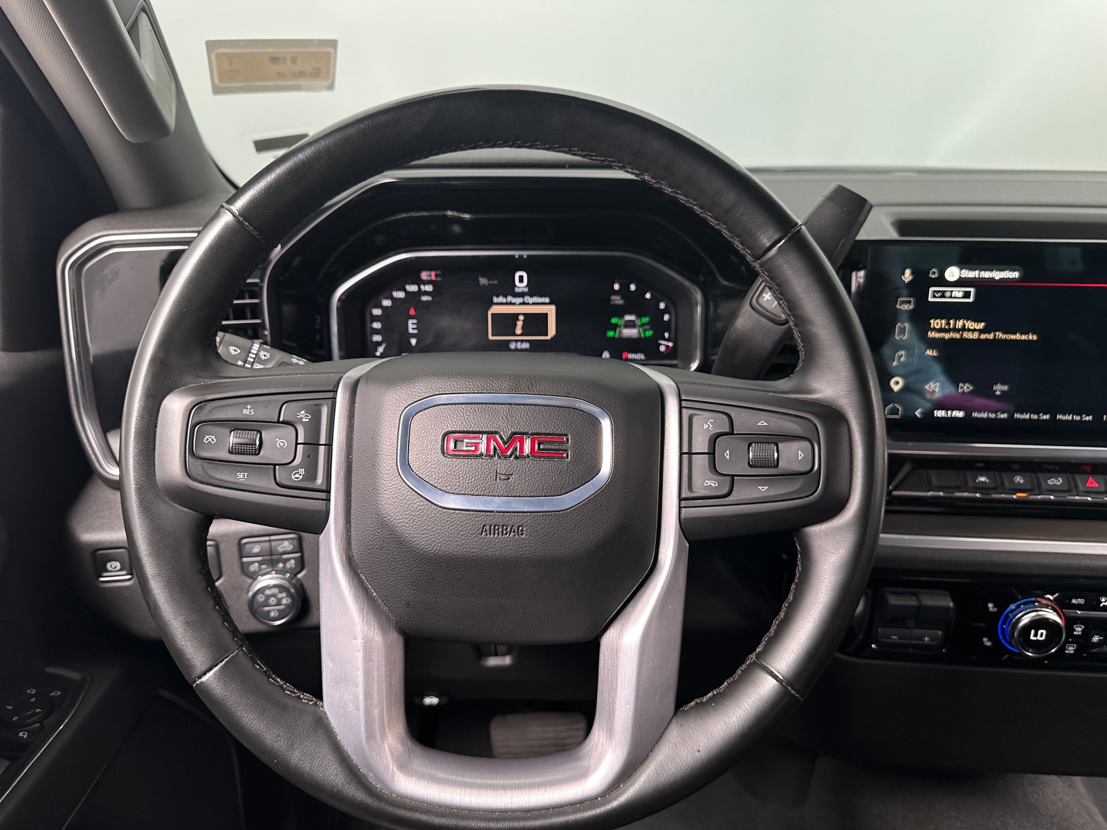 Thumbnail: 2025 GMC Sierra 1500 - 4