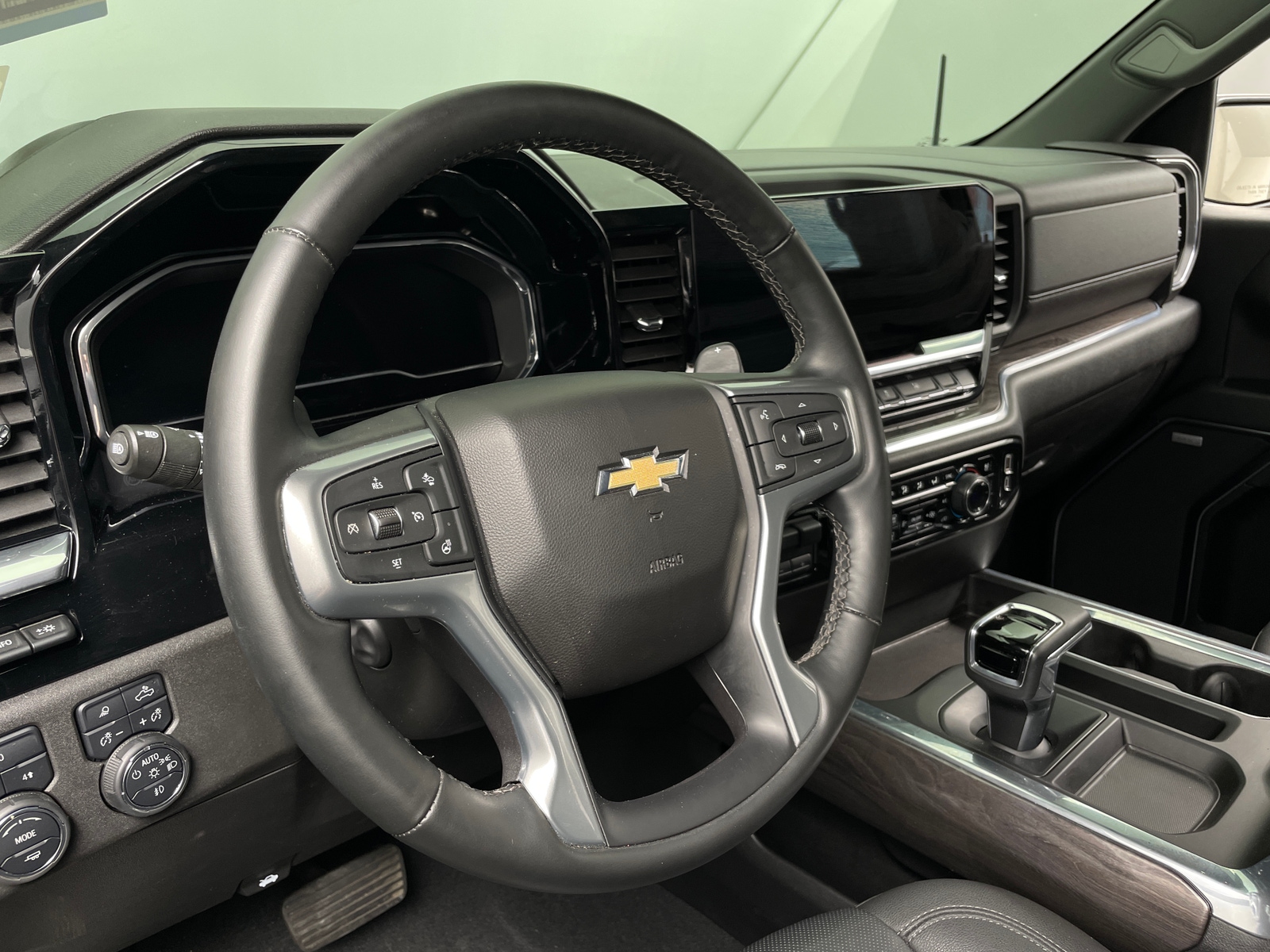 Thumbnail: 2024 Chevrolet Silverado 1500 - 4